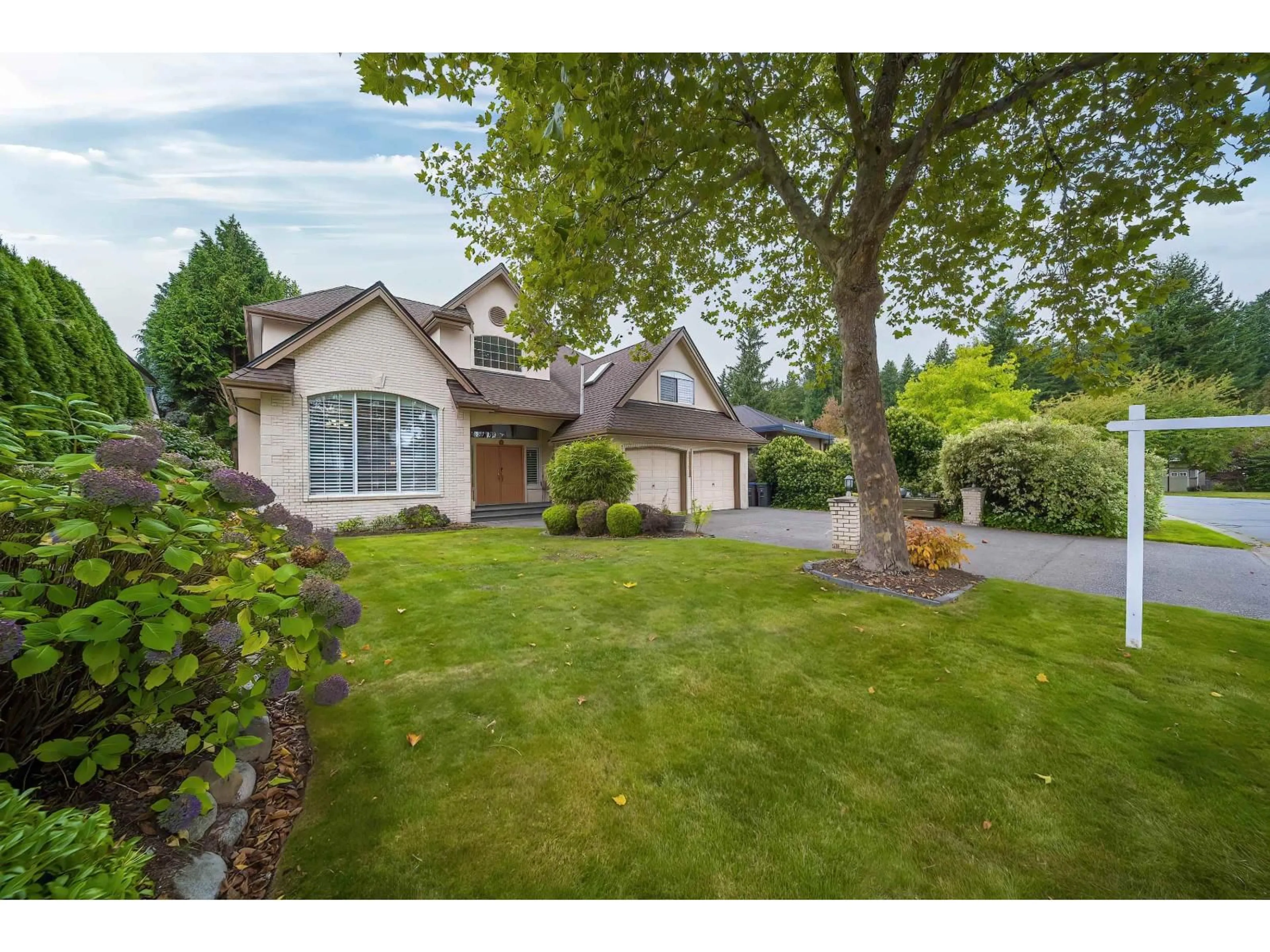 Home with vinyl exterior material, street for 14872 25A AVENUE, Surrey British Columbia V4P1N8