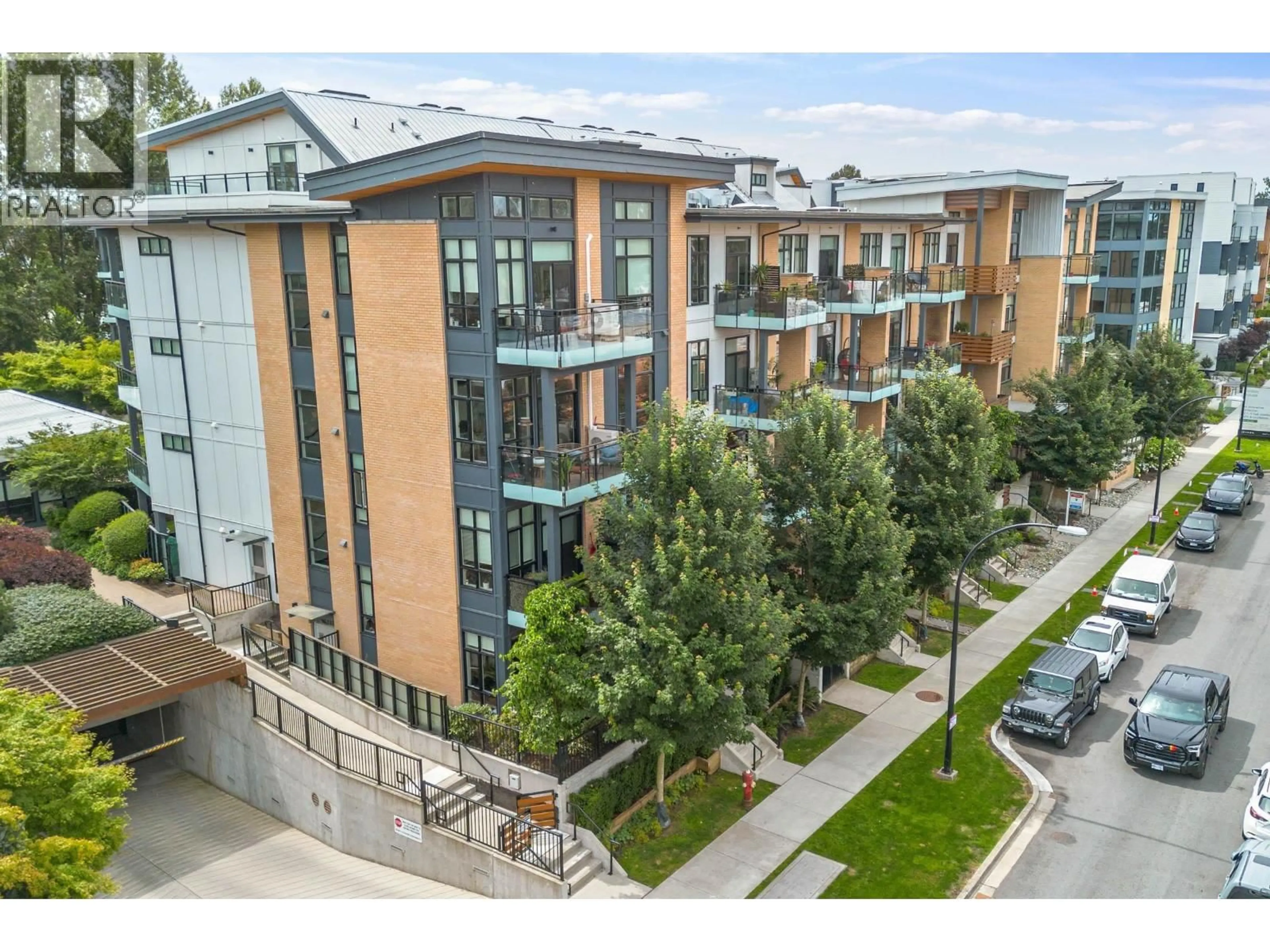 A pic from outside/outdoor area/front of a property/back of a property/a pic from drone, unknown for 322 - 300 SALTER STREET, New Westminster British Columbia V3M0L9