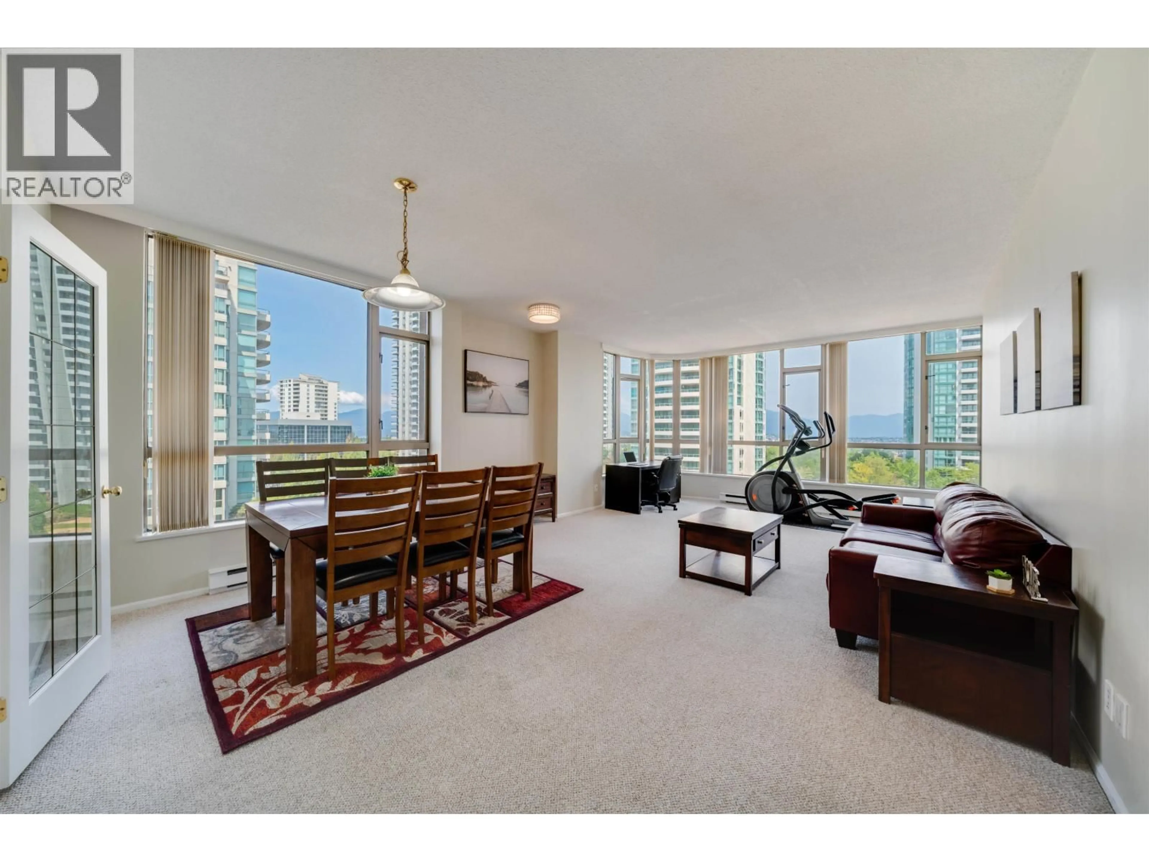 Living room with furniture, carpet floor for 700 - 5967 WILSON AVENUE, Burnaby British Columbia V5H4N9