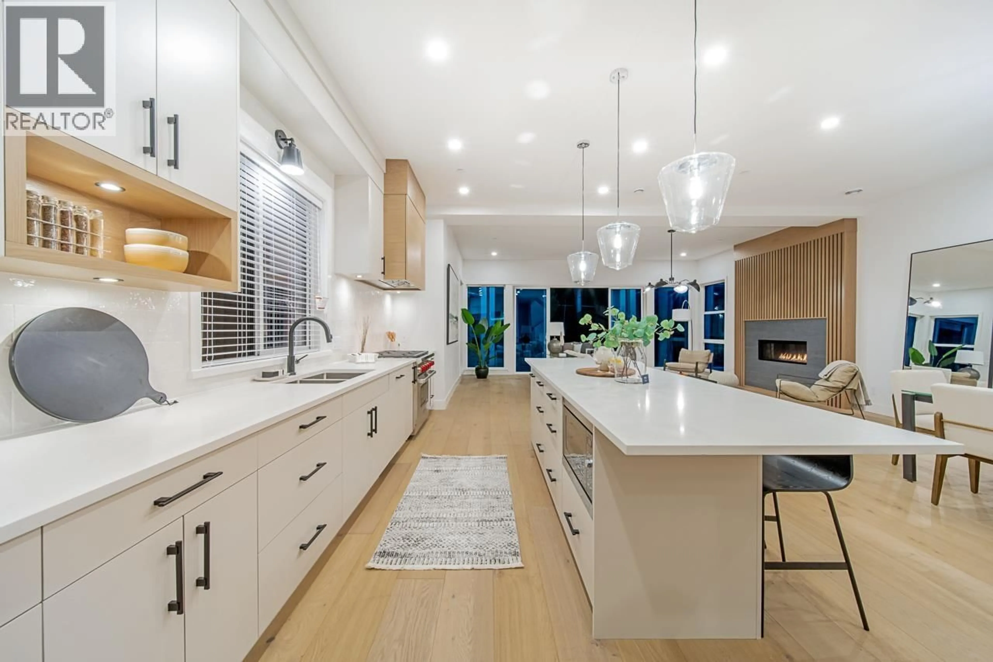Open concept kitchen, ceramic/tile floor for 23B GLENMORE DRIVE, West Vancouver British Columbia V7S1A5