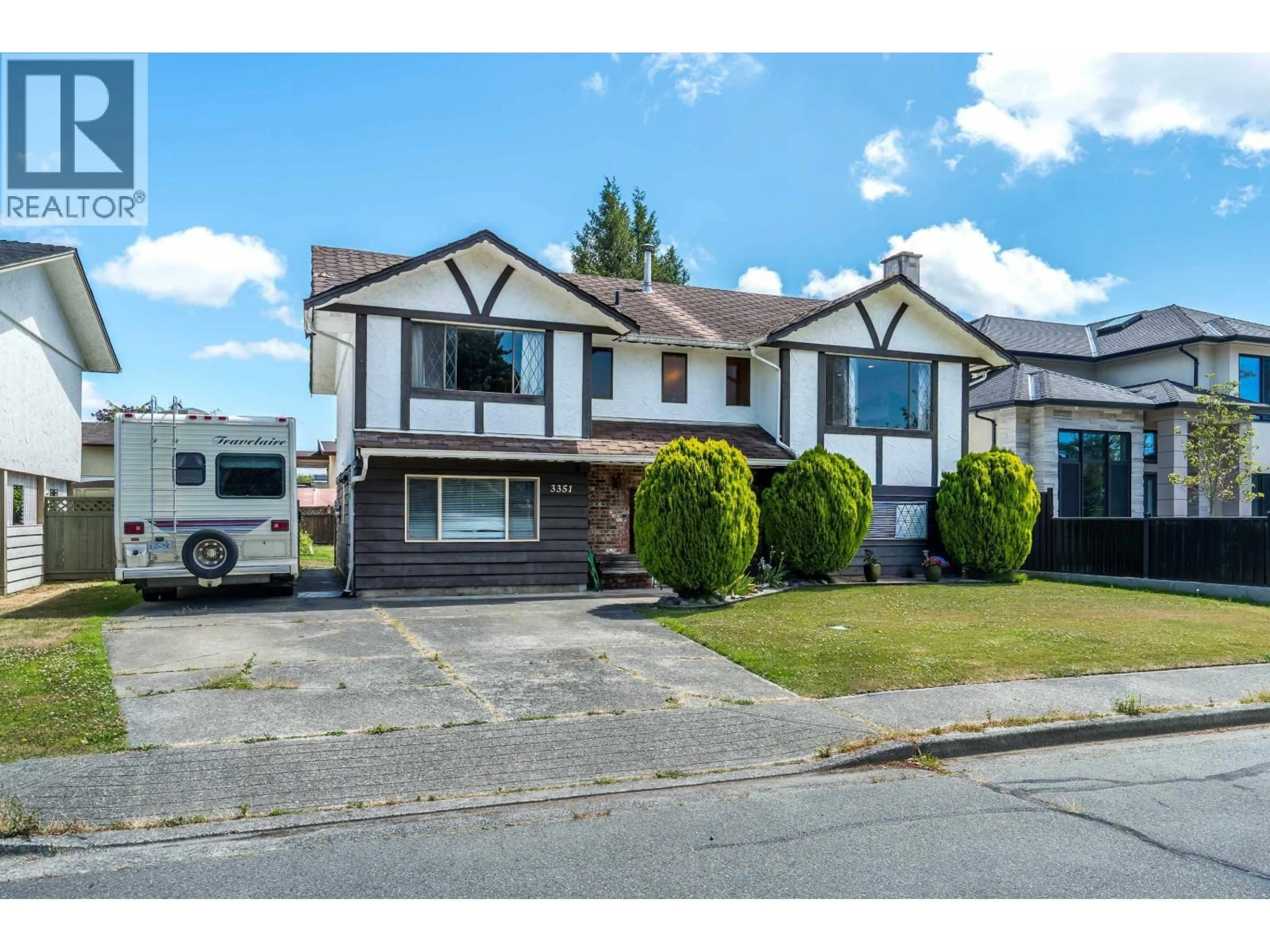 A pic from outside/outdoor area/front of a property/back of a property/a pic from drone, street for 3351 BOWEN DRIVE, Richmond British Columbia V7C4C6