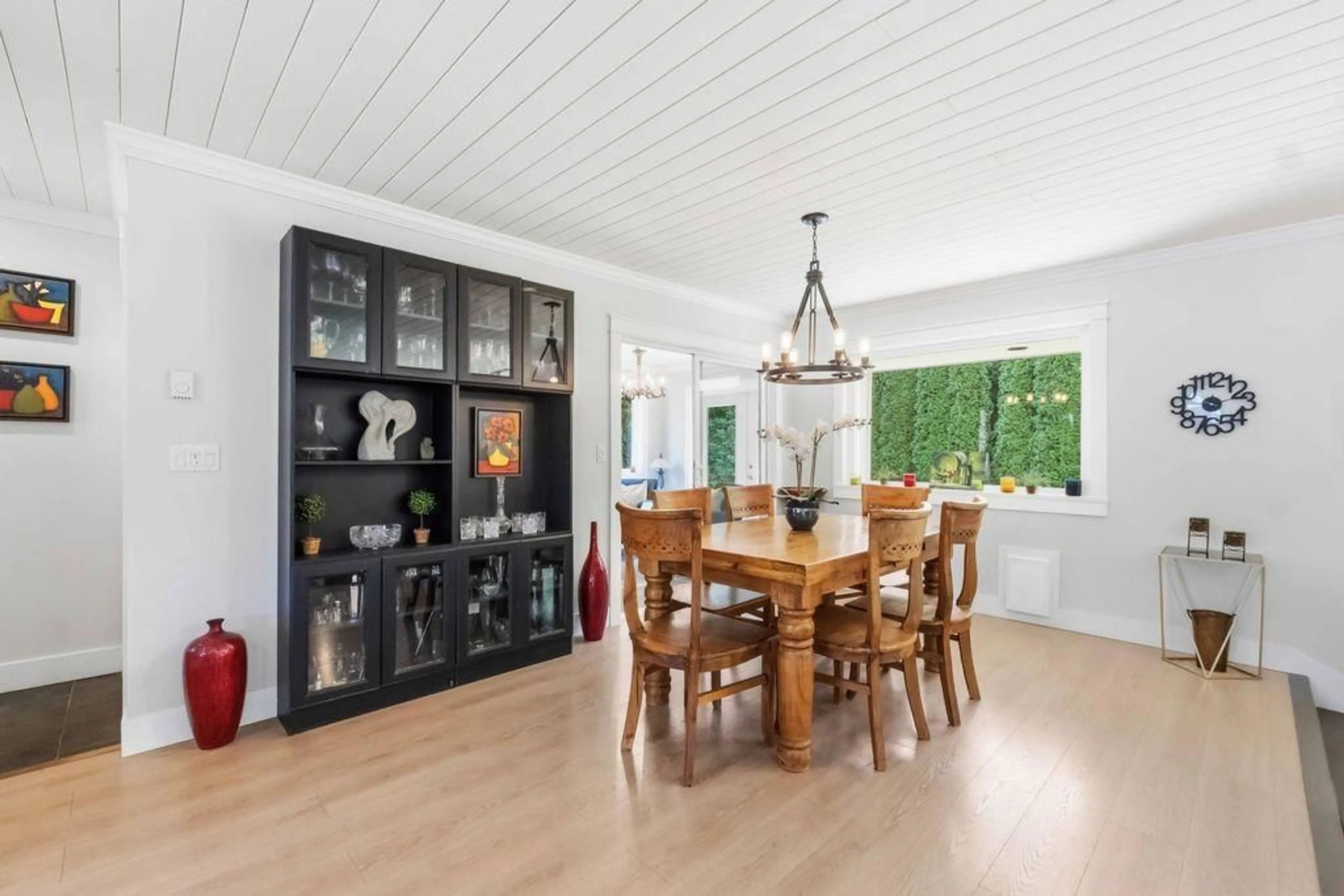 Dining room, wood/laminate floor for 16127 8 AVENUE, Surrey British Columbia V4A8W5
