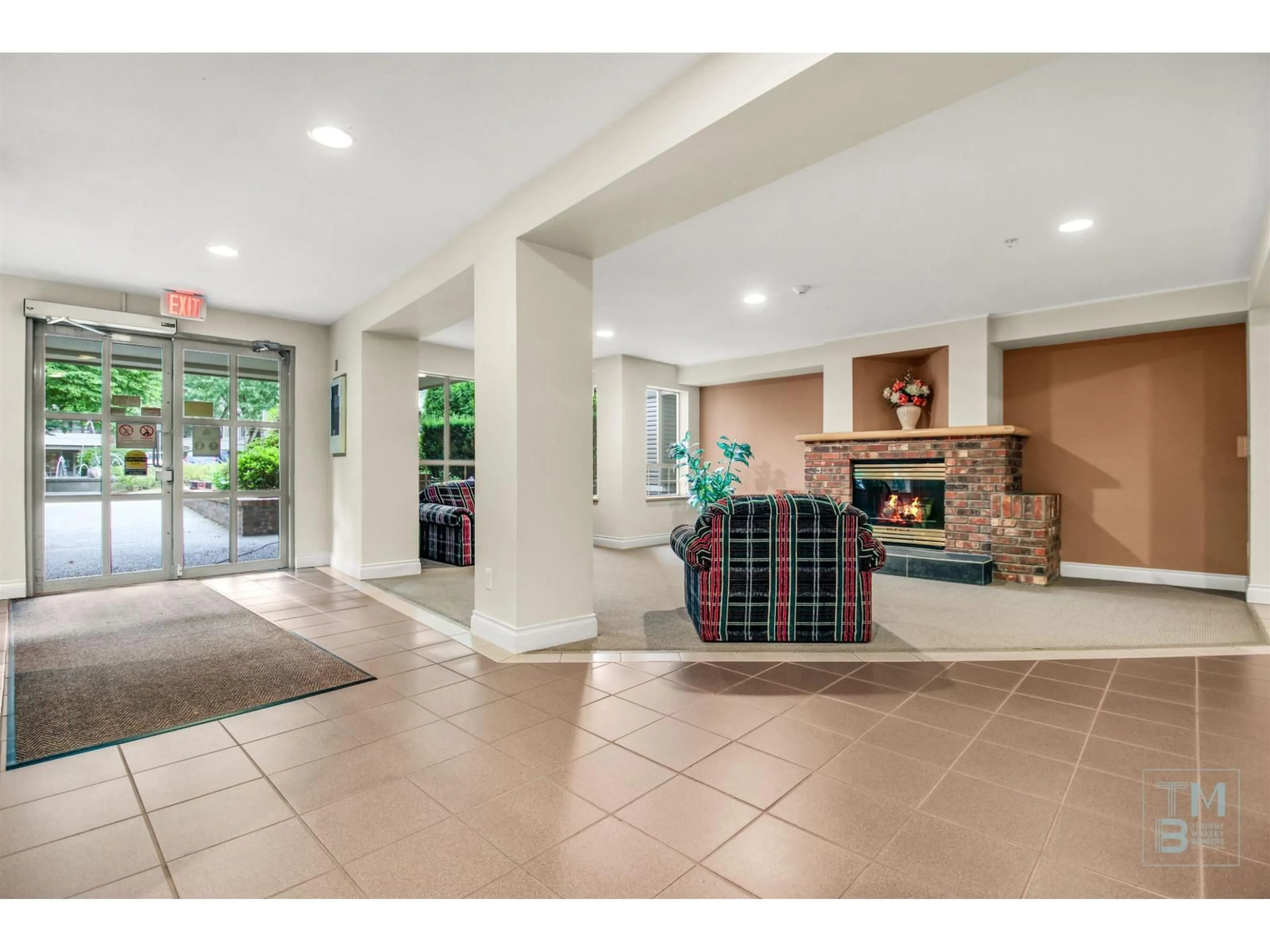 Lobby for 203 - 22015 48 AVENUE, Langley British Columbia V3A8L3