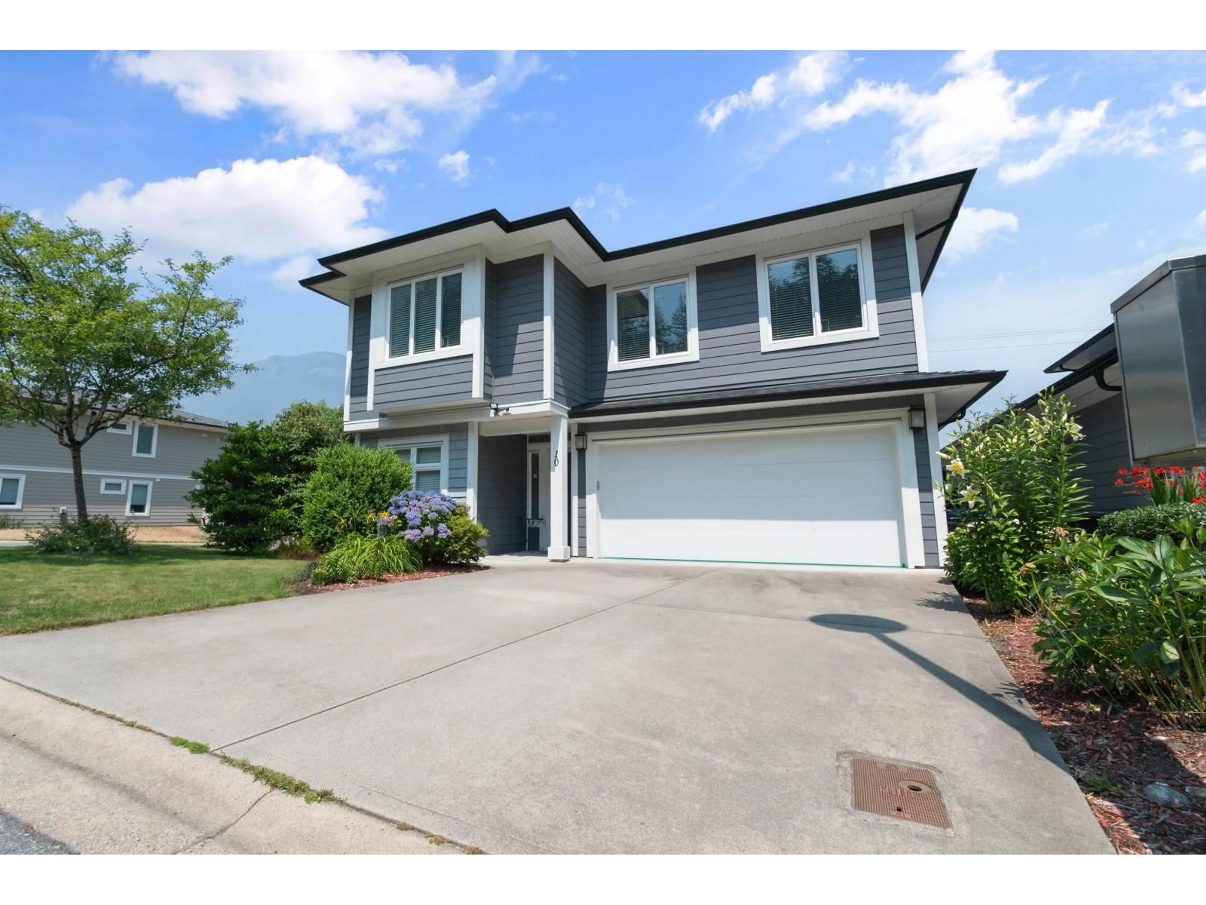 Home with vinyl exterior material, street for 10 - 63650 FLOOD HOPE ROAD, Hope British Columbia V0X1L2
