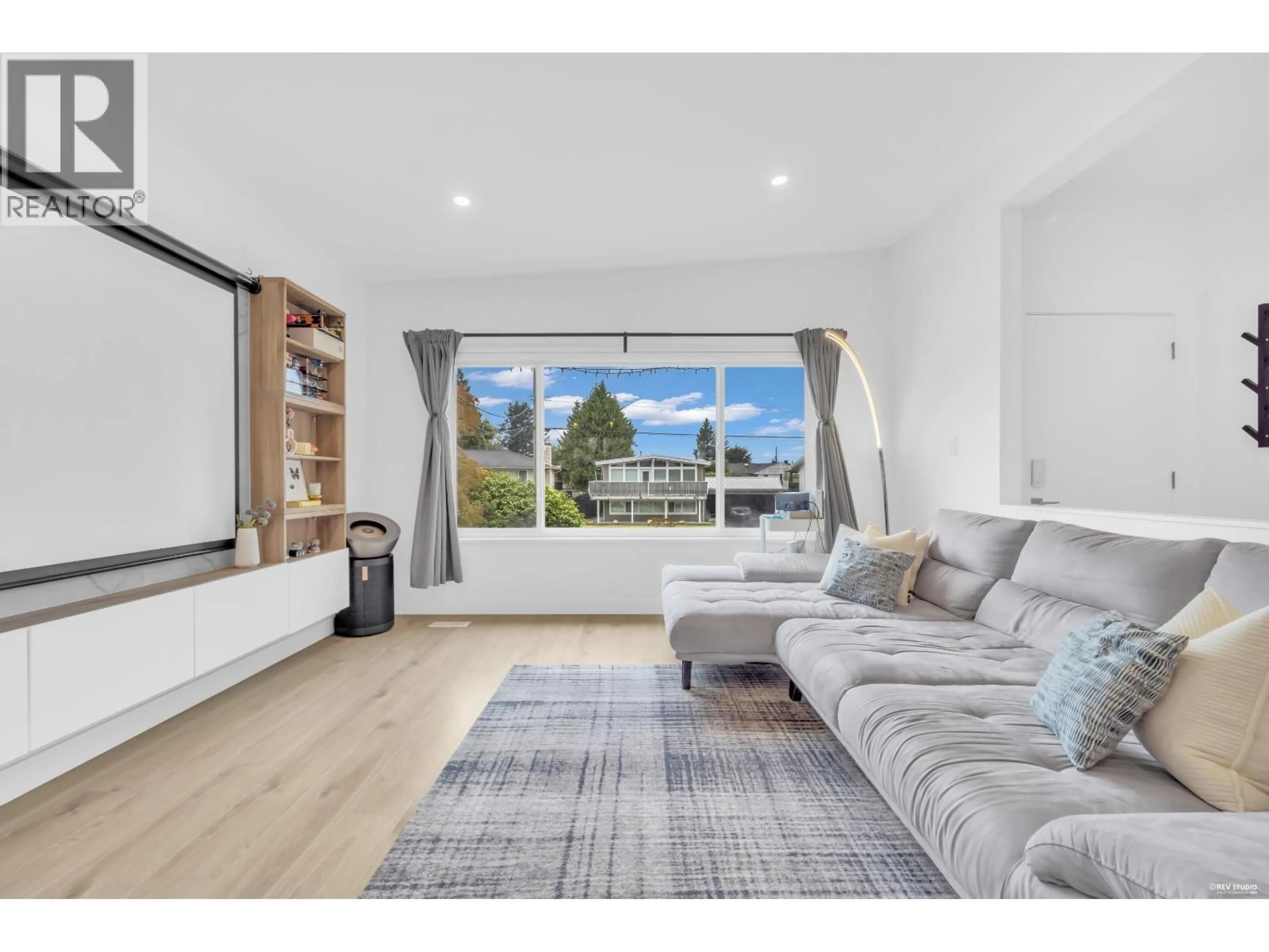 Living room with furniture, wood/laminate floor for 295 LEROY STREET, Coquitlam British Columbia V3K5K5