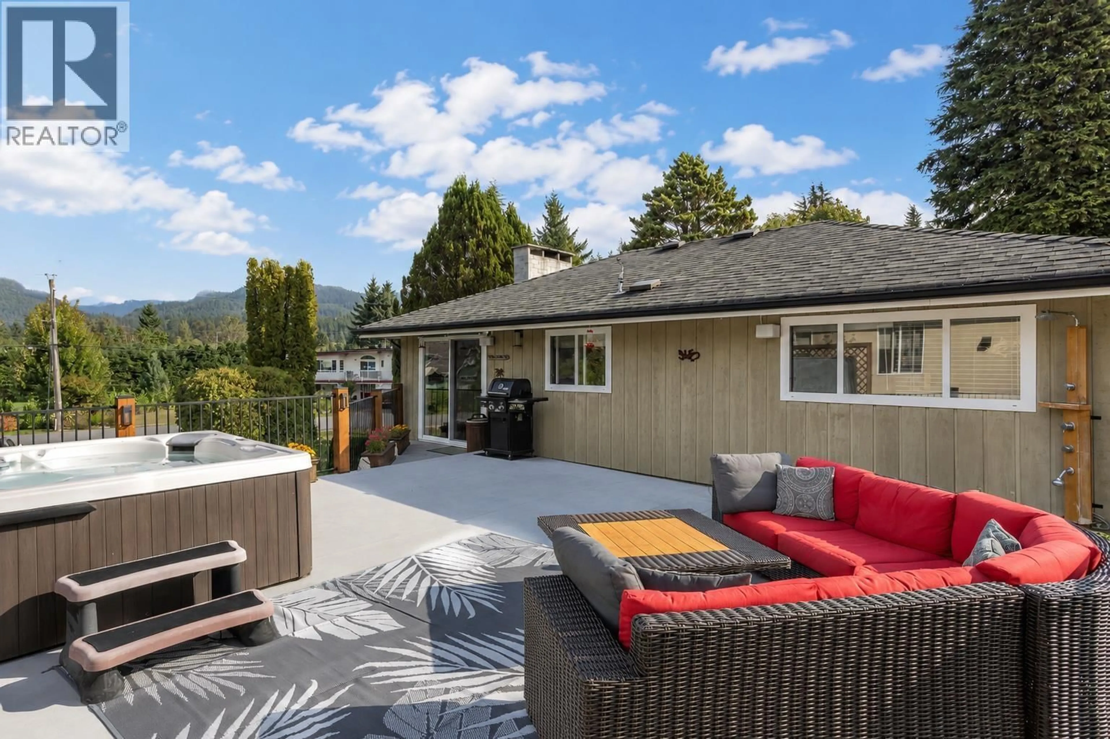 Patio, mountain view for 40251 KALODON ROAD, Squamish British Columbia V0N1T0