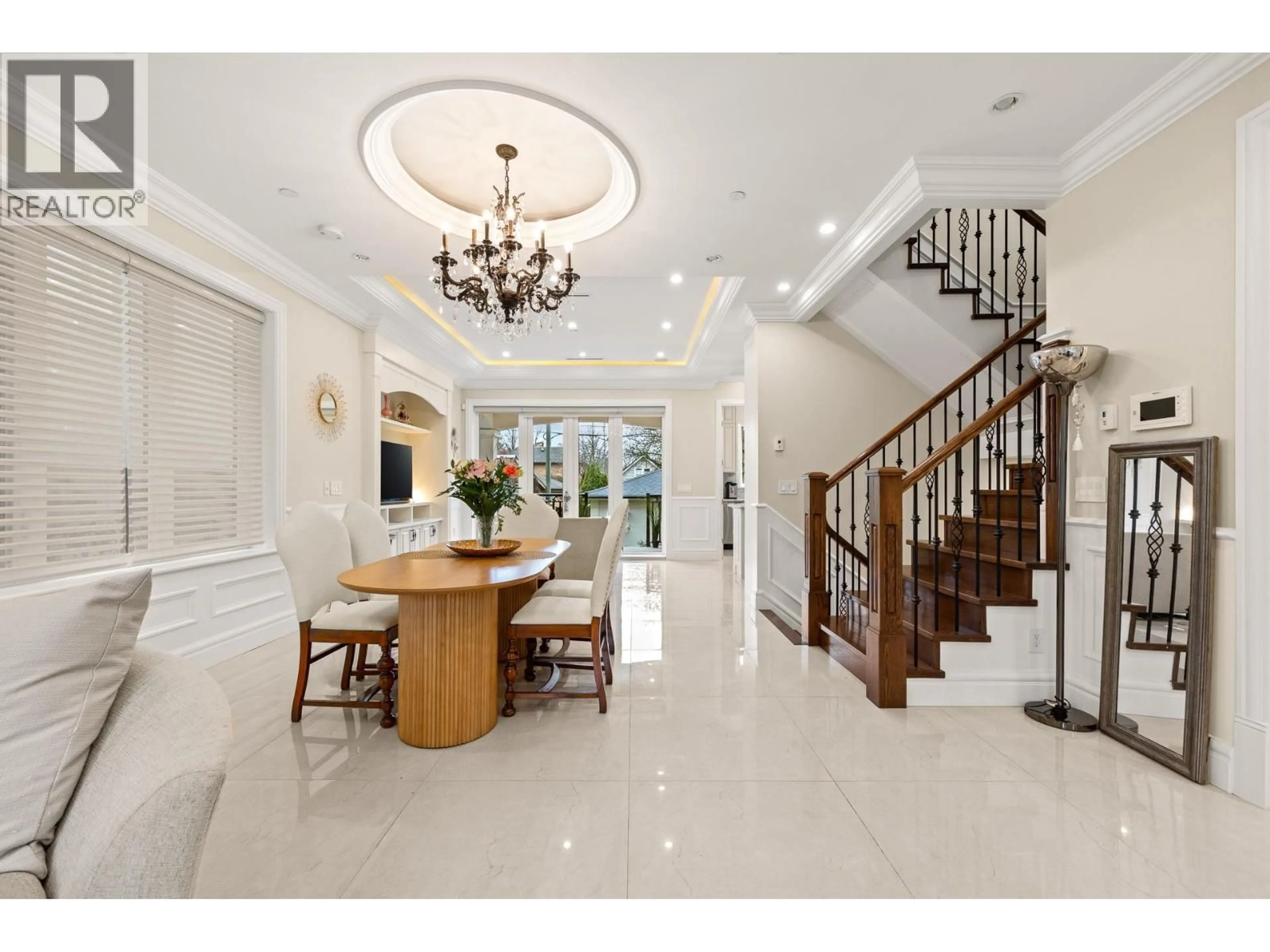 Indoor foyer for 4307 13TH AVENUE, Vancouver British Columbia V6R2V1