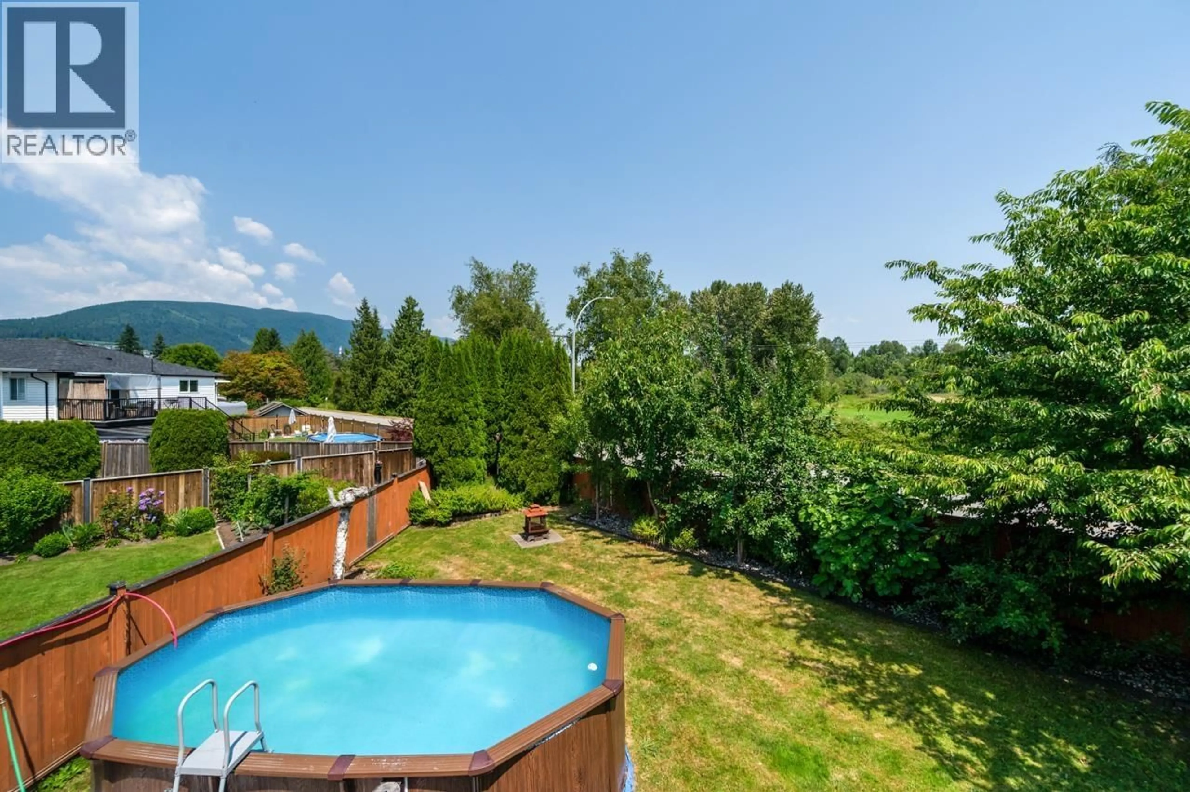 Pool for 619 SWANSON PLACE, Port Coquitlam British Columbia V3B7M2