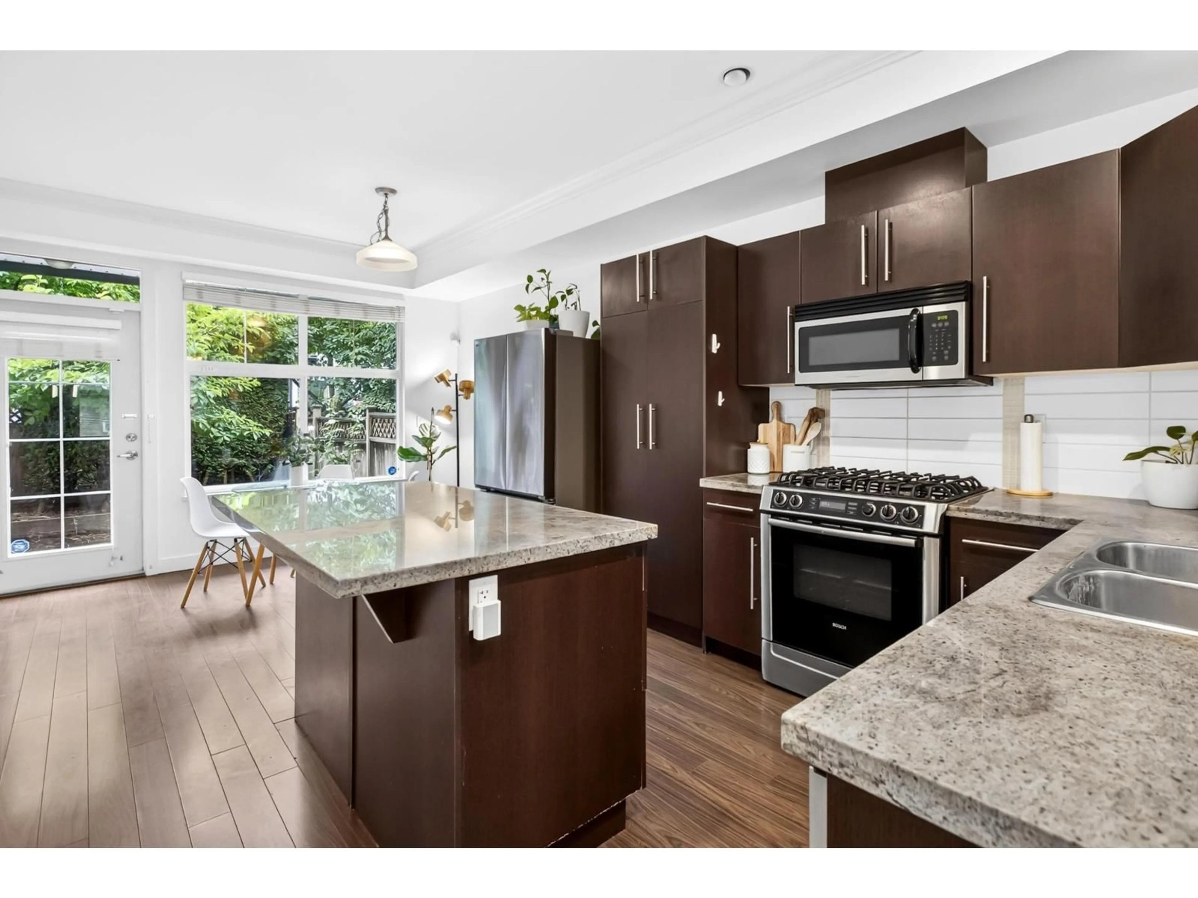 Open concept kitchen, unknown for 59 - 18199 70 AVENUE, Surrey British Columbia V3S2N9