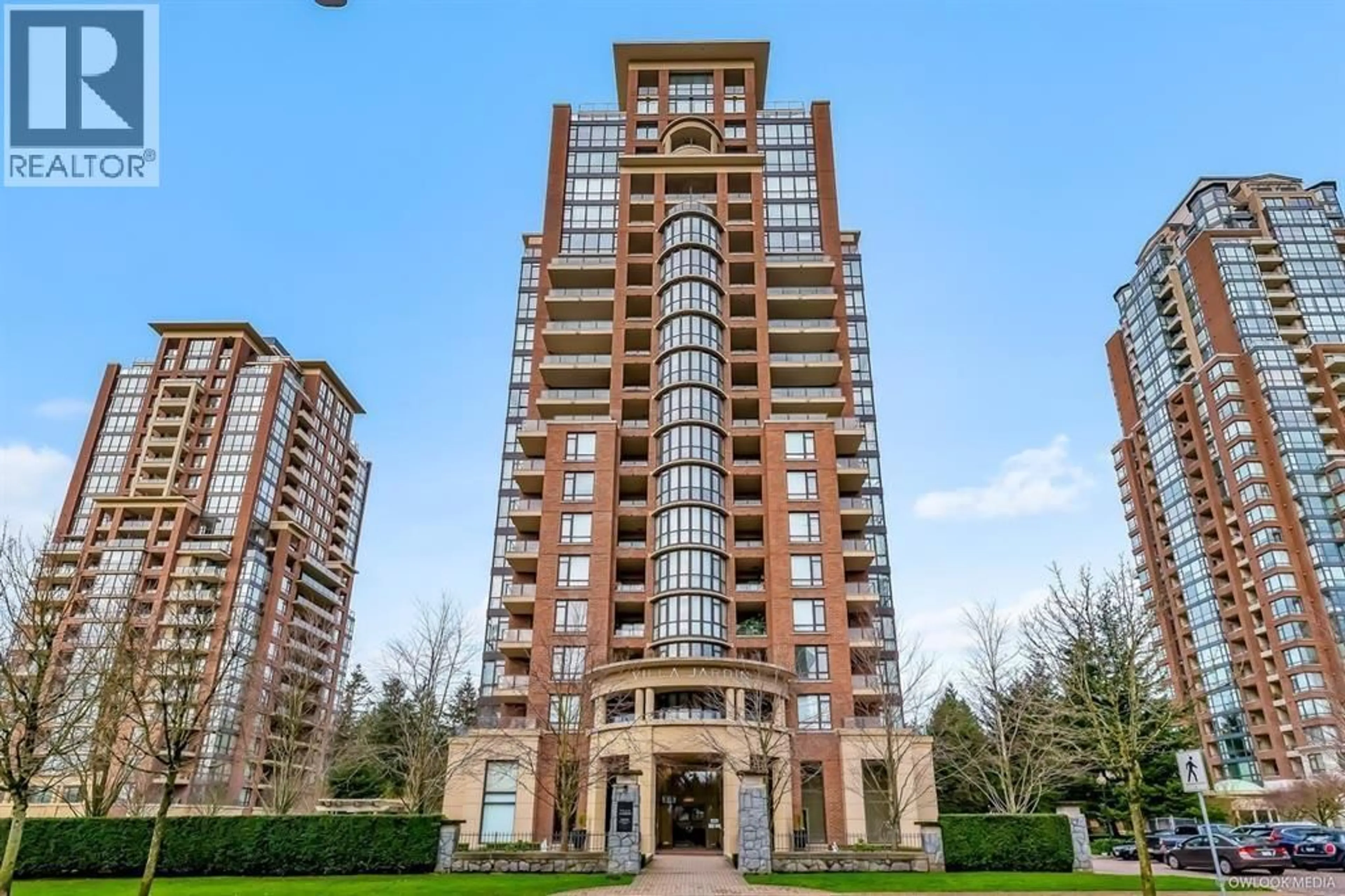 Indoor foyer for 605 - 6833 STATION HILL DRIVE, Burnaby British Columbia V3N5E1