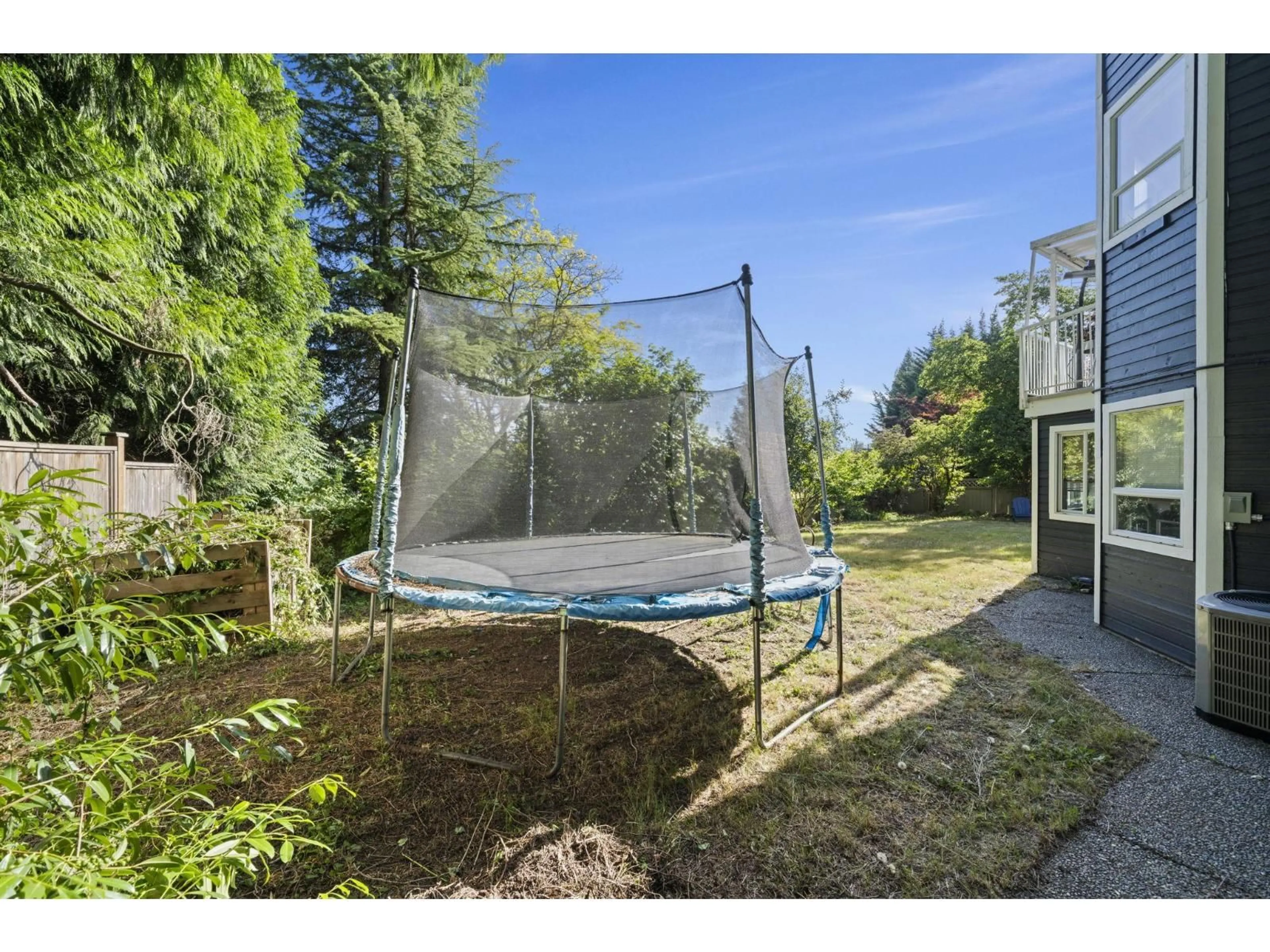Pool for 15070 81 AVENUE, Surrey British Columbia V3S7B8