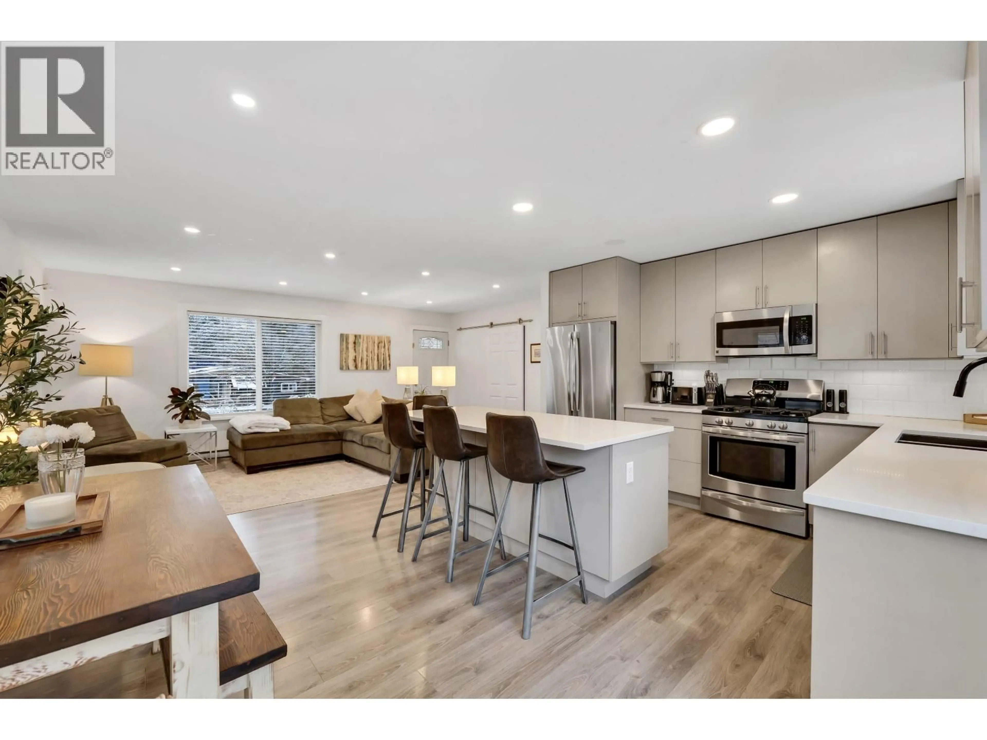 Open concept kitchen, unknown for 40410 PERTH DRIVE, Squamish British Columbia V0N1T0