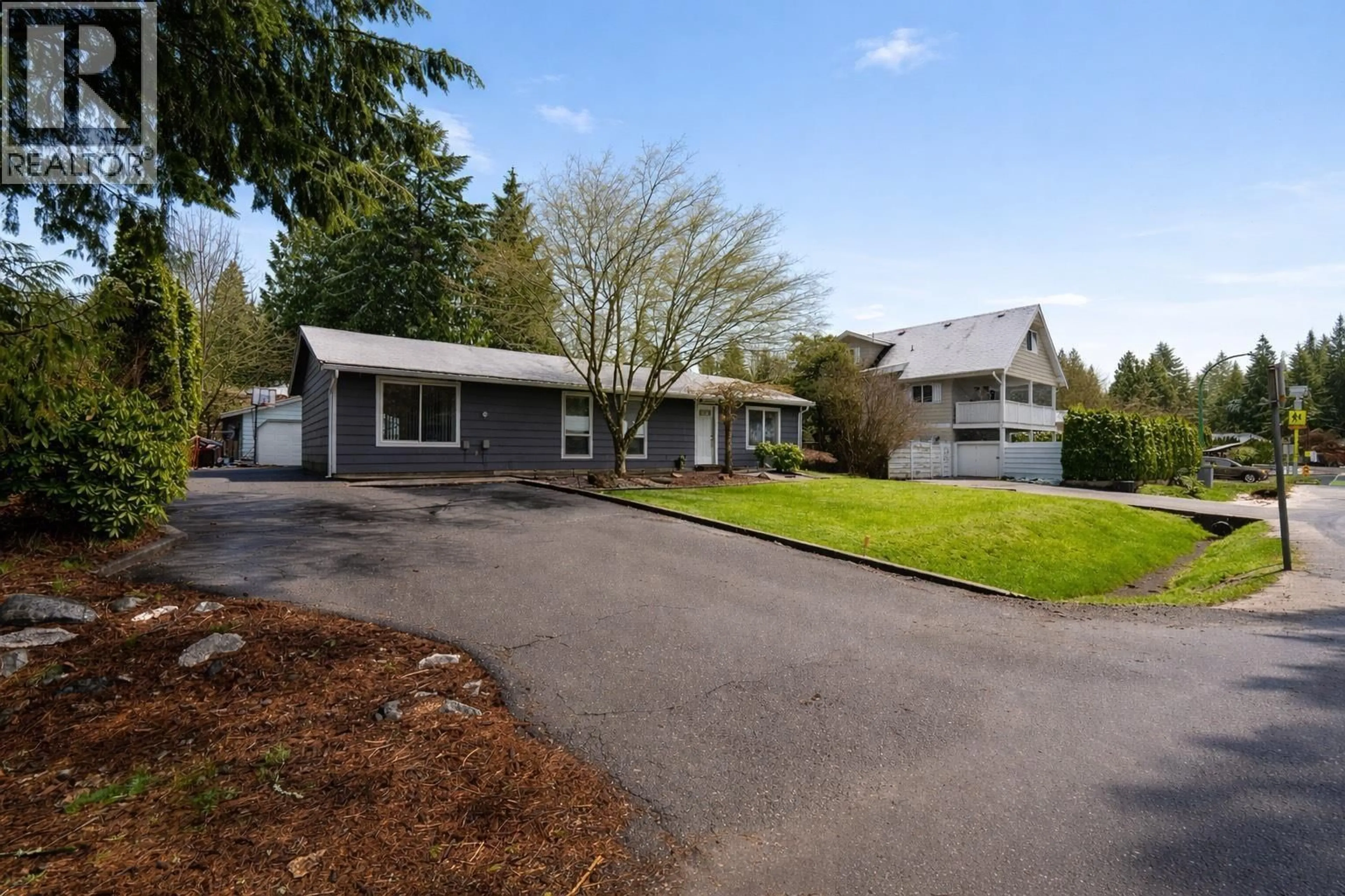 A pic from outside/outdoor area/front of a property/back of a property/a pic from drone, street for 40410 PERTH DRIVE, Squamish British Columbia V0N1T0