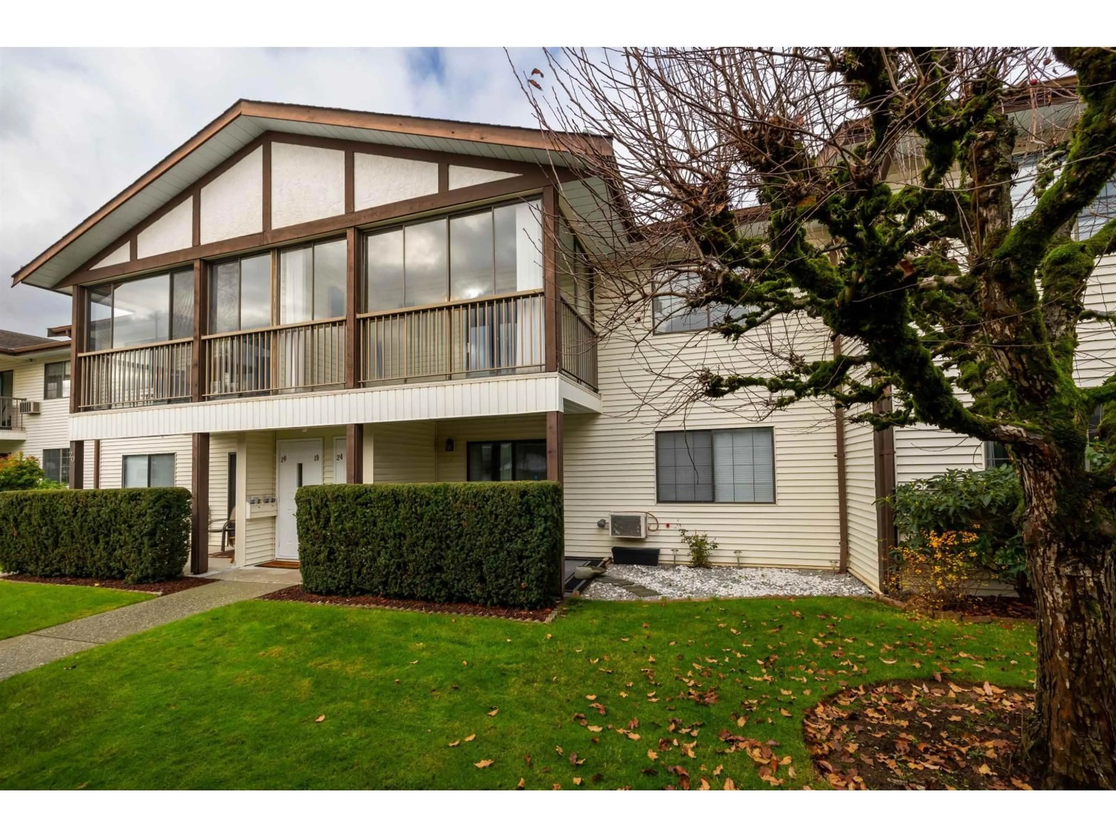 Home with vinyl exterior material, unknown for 23 - 32718 GARIBALDI DRIVE, Abbotsford British Columbia V2T5T6