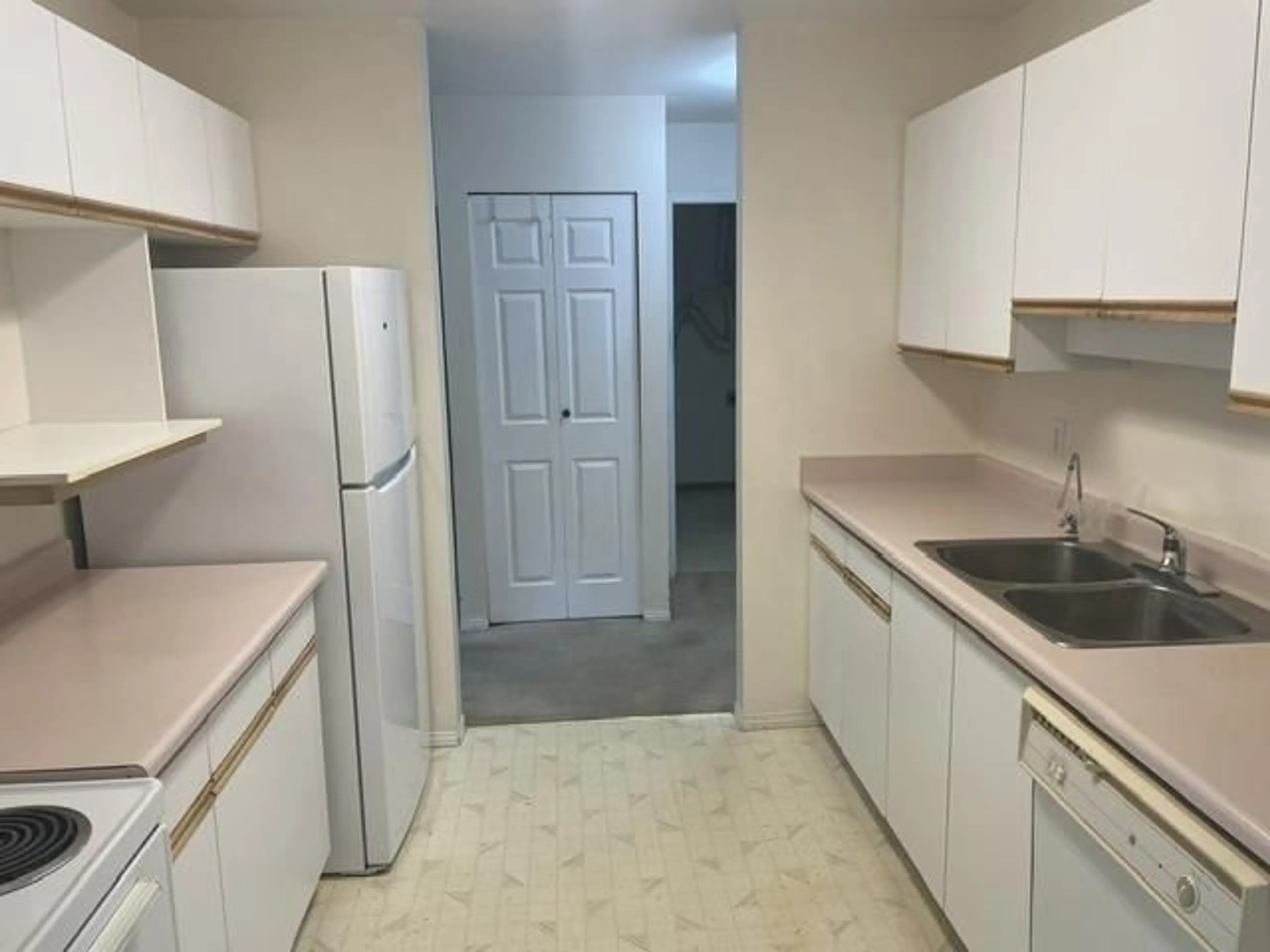 Standard kitchen, unknown for 306 - 45222 WATSON ROAD, Chilliwack British Columbia V2R3J4