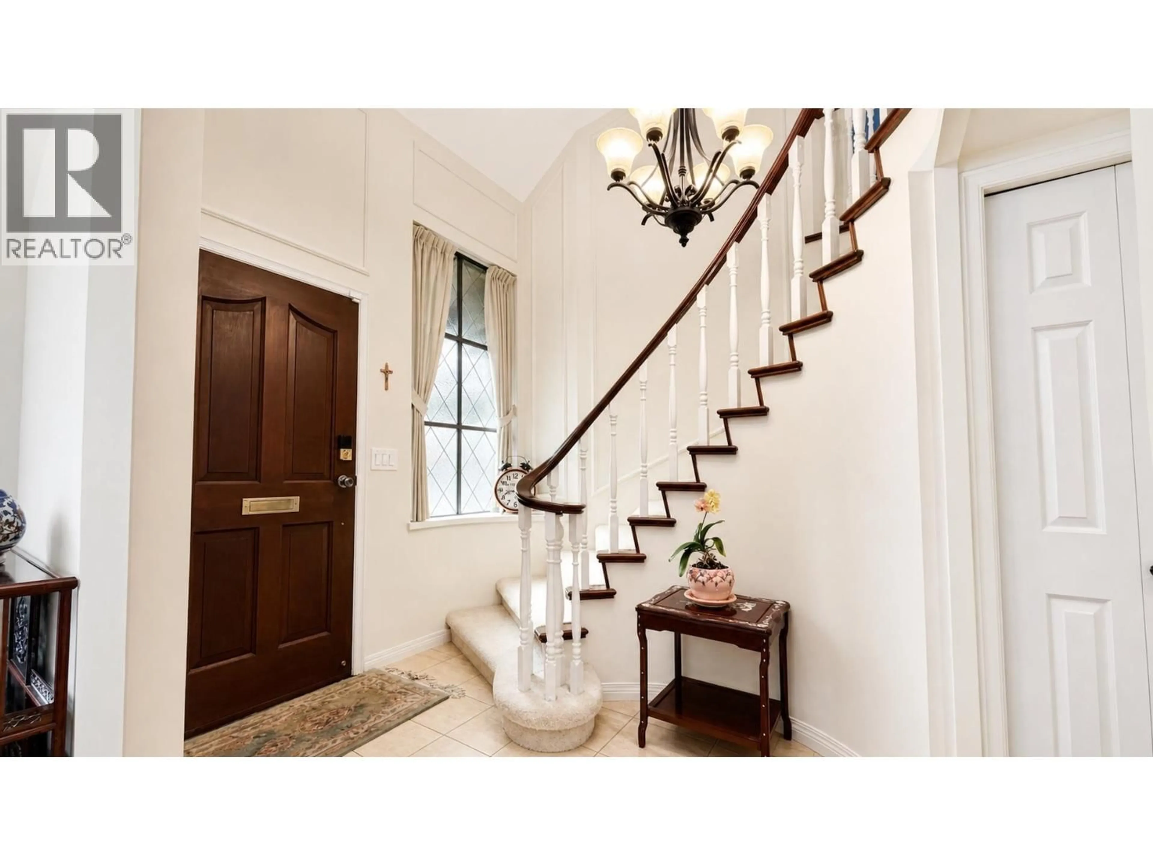 Indoor entryway for 33 - 6600 LUCAS ROAD, Richmond British Columbia V7C4T1