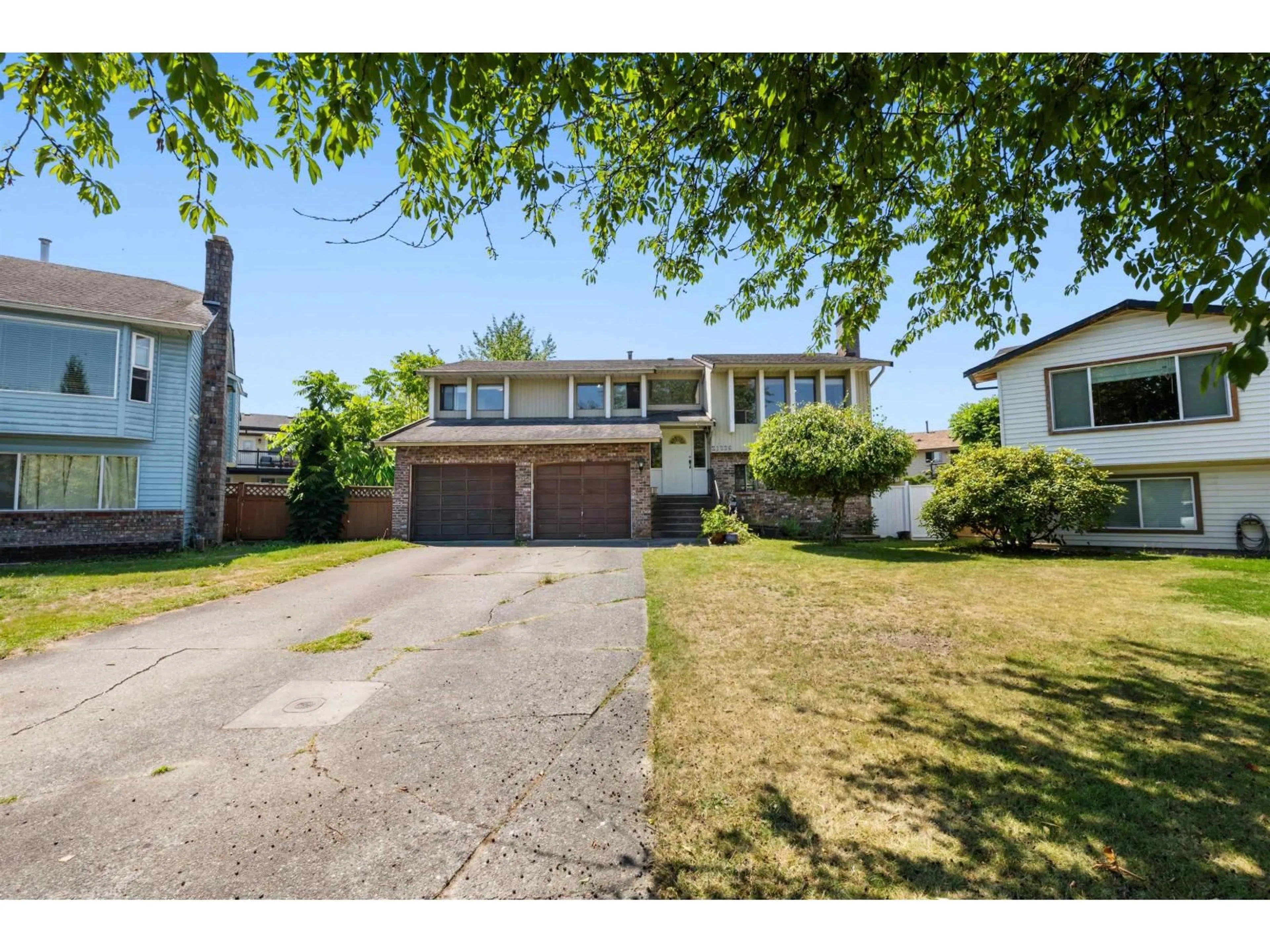 A pic from outside/outdoor area/front of a property/back of a property/a pic from drone, street for 21226 94B AVENUE, Langley British Columbia V1M1M9