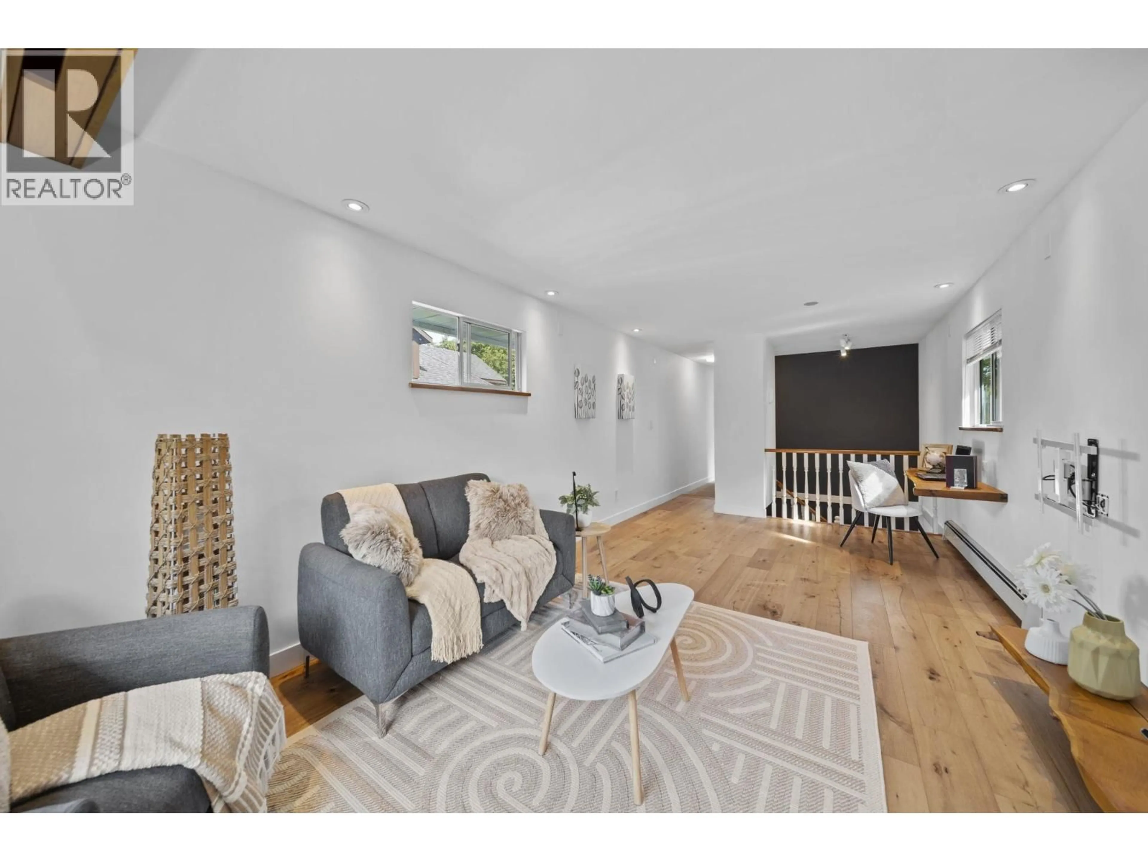 Living room with furniture, wood/laminate floor for 224 FOURTH AVENUE, New Westminster British Columbia V3L1N7
