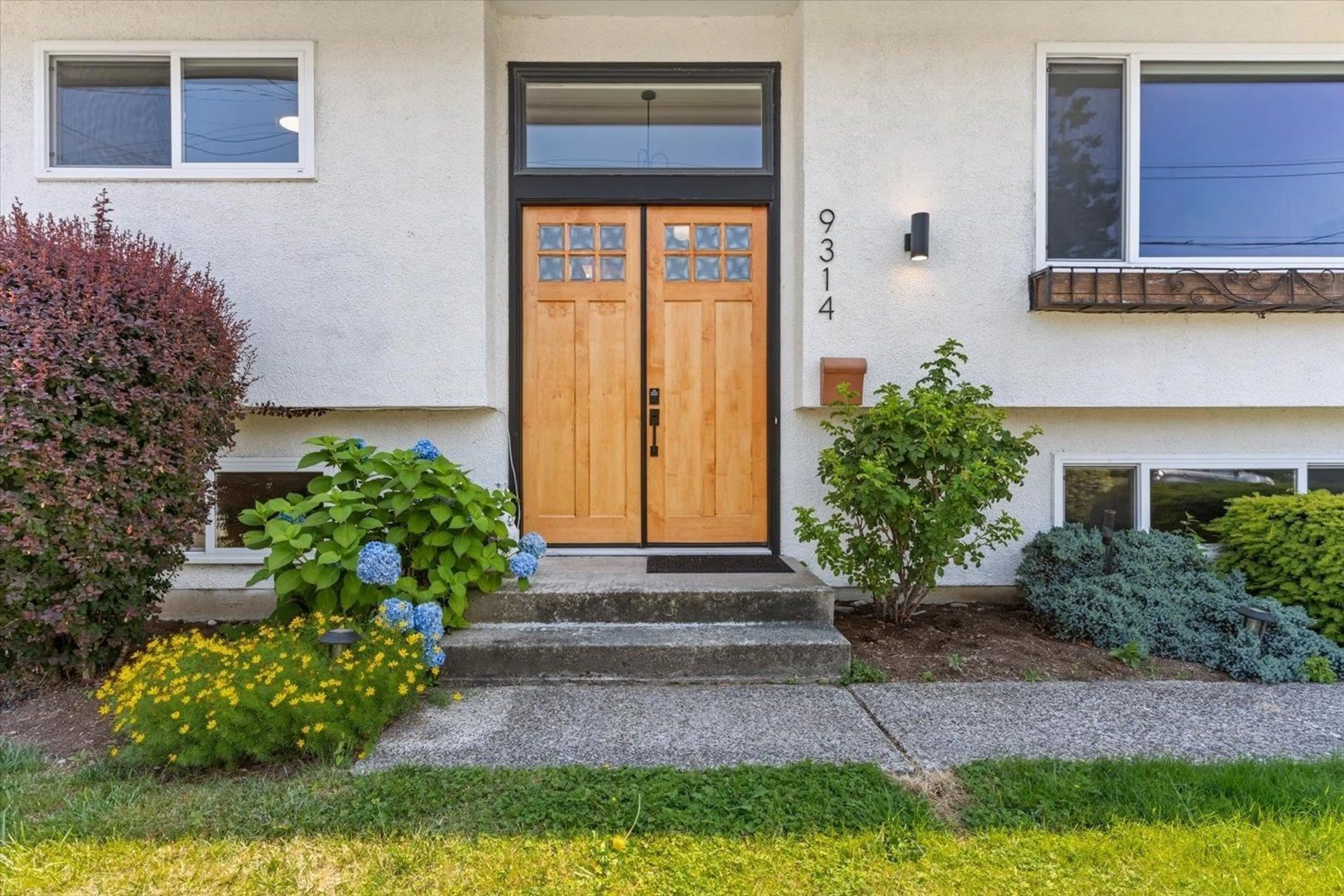 Indoor entryway for 9314 JACKSON STREET, Chilliwack British Columbia V2P3X1