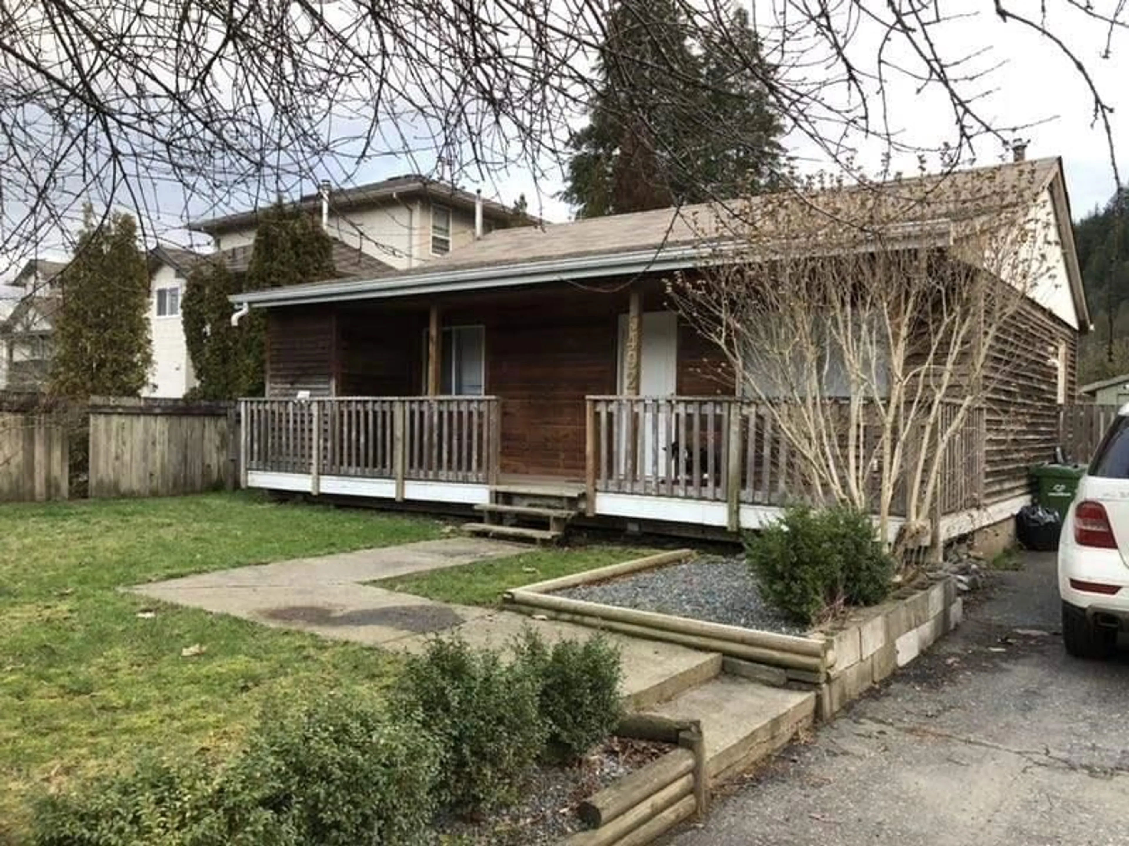 A pic from outside/outdoor area/front of a property/back of a property/a pic from drone, street for 5492 VIOLA STREET, Chilliwack British Columbia V2R3M6