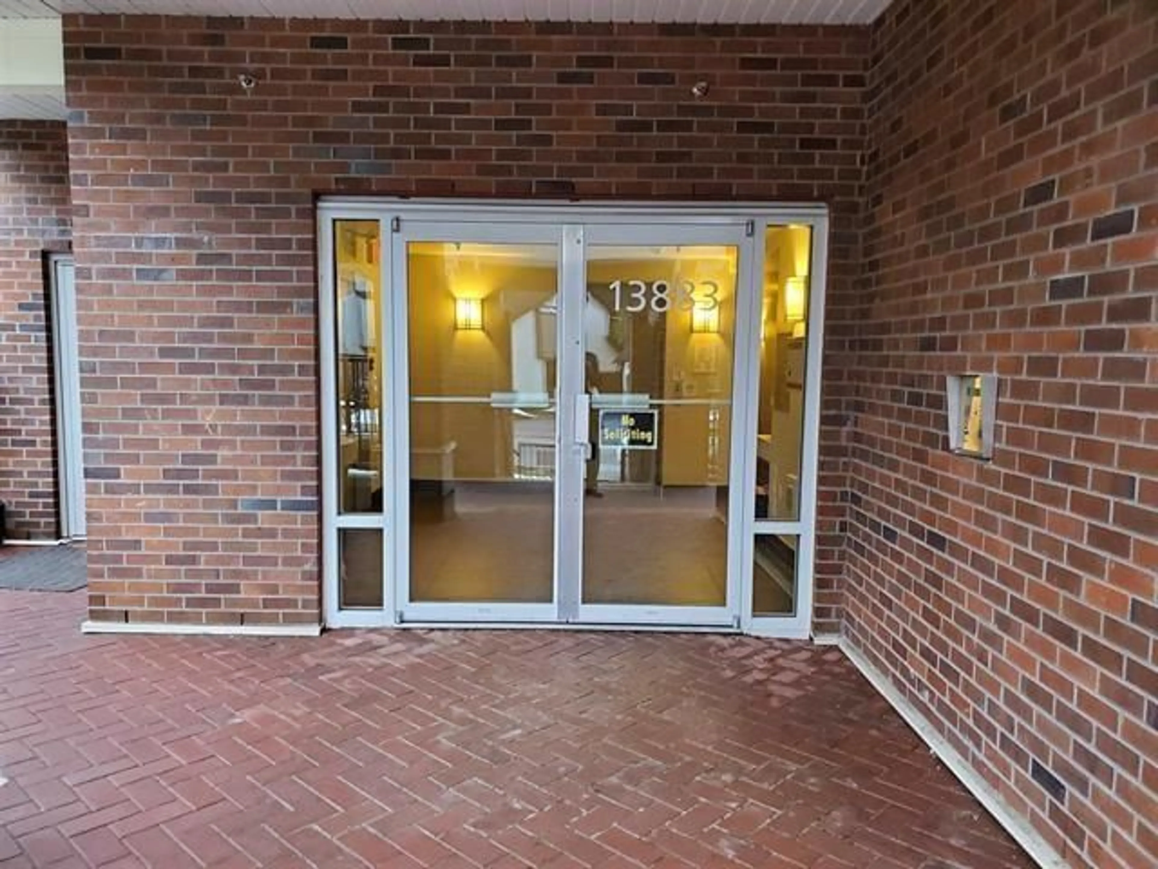 Indoor foyer for 616 - 13883 LAUREL DRIVE, Surrey British Columbia V3T1A8