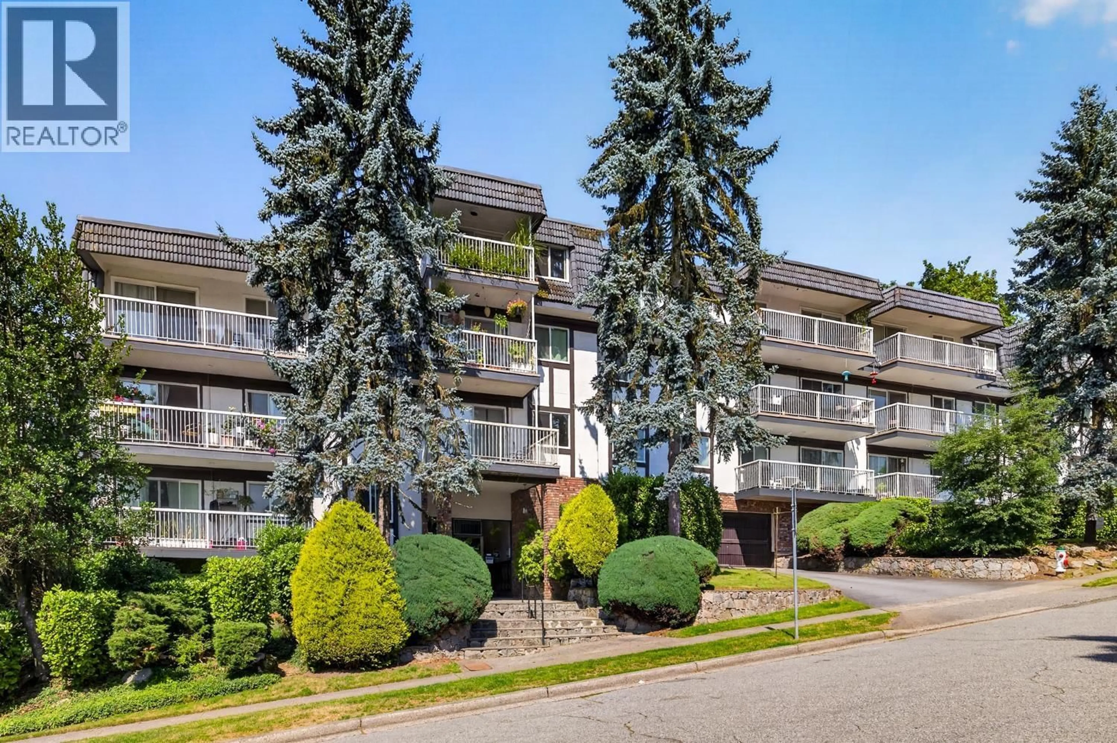 Patio, mountain view for 412 - 371 ELLESMERE AVENUE, Burnaby British Columbia V5B3T1