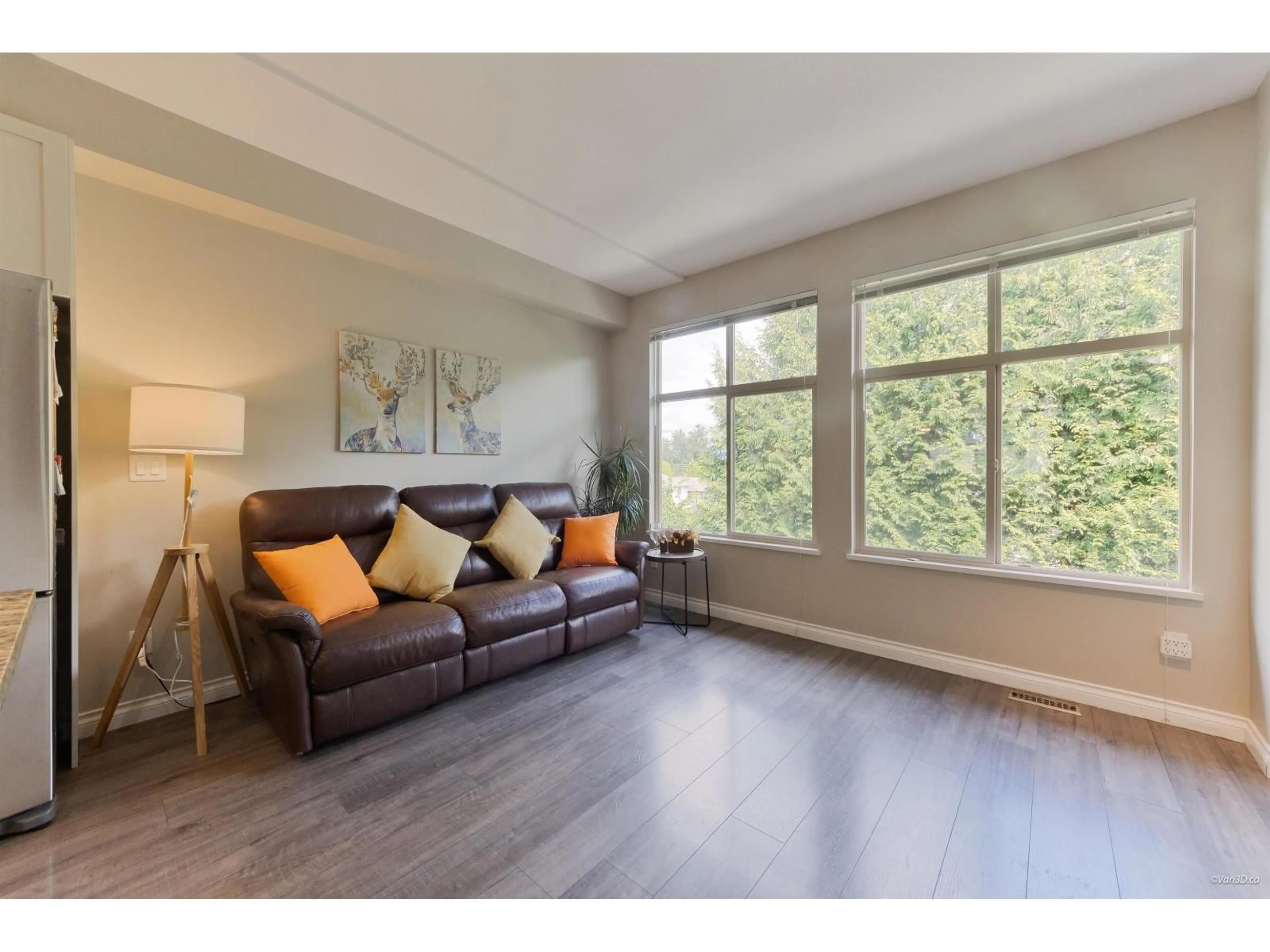 Living room with furniture, wood/laminate floor for 38 - 21661 88 AVENUE, Langley British Columbia V1M4E6