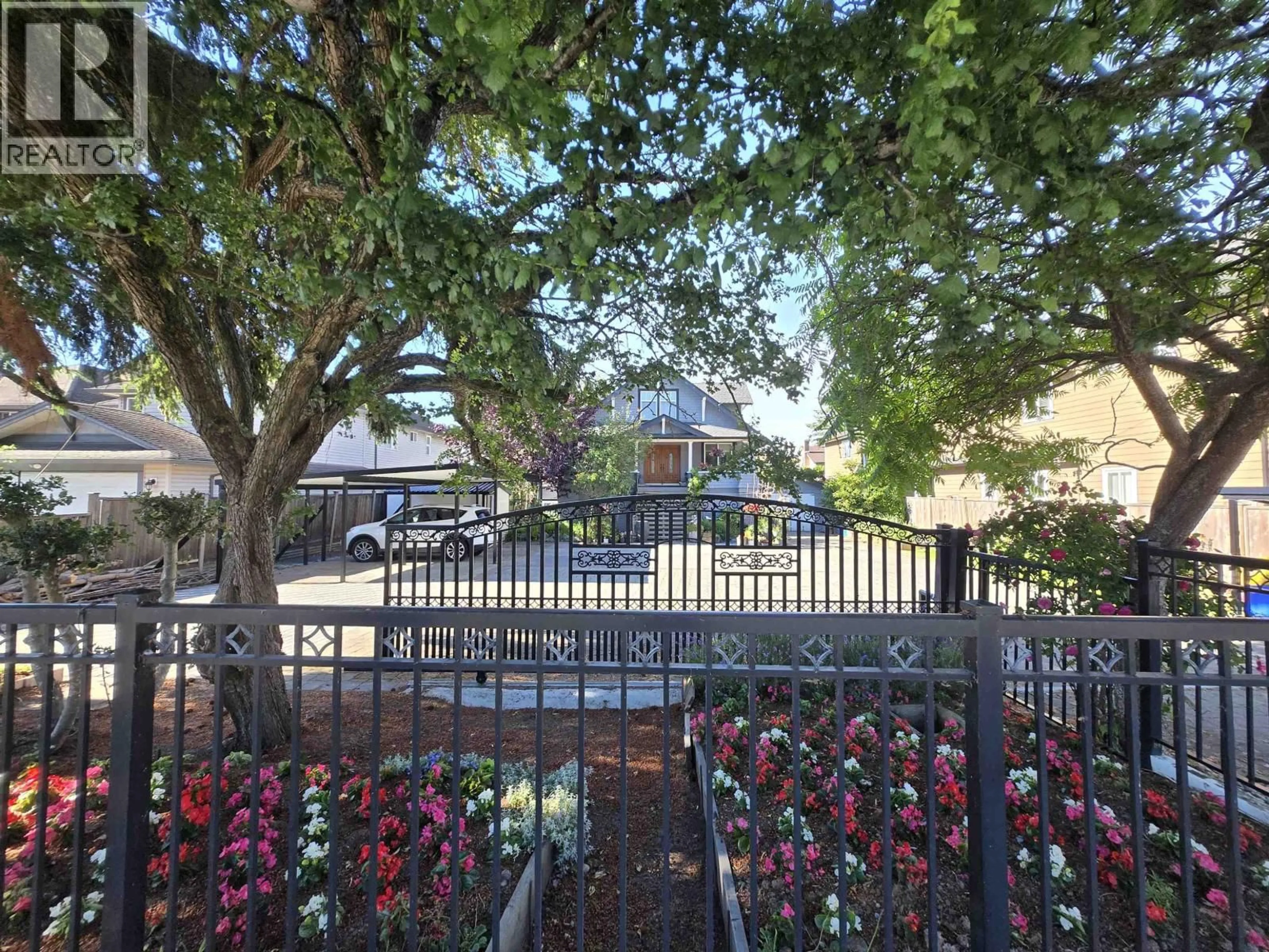 Patio, street for 4431 STEVESTON HIGHWAY, Vancouver British Columbia V7E2K4