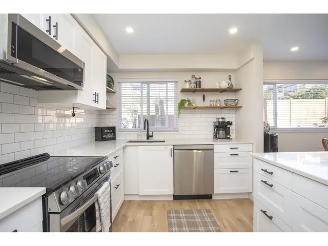 202 - 1381 MARTIN STREET, White Rock 5