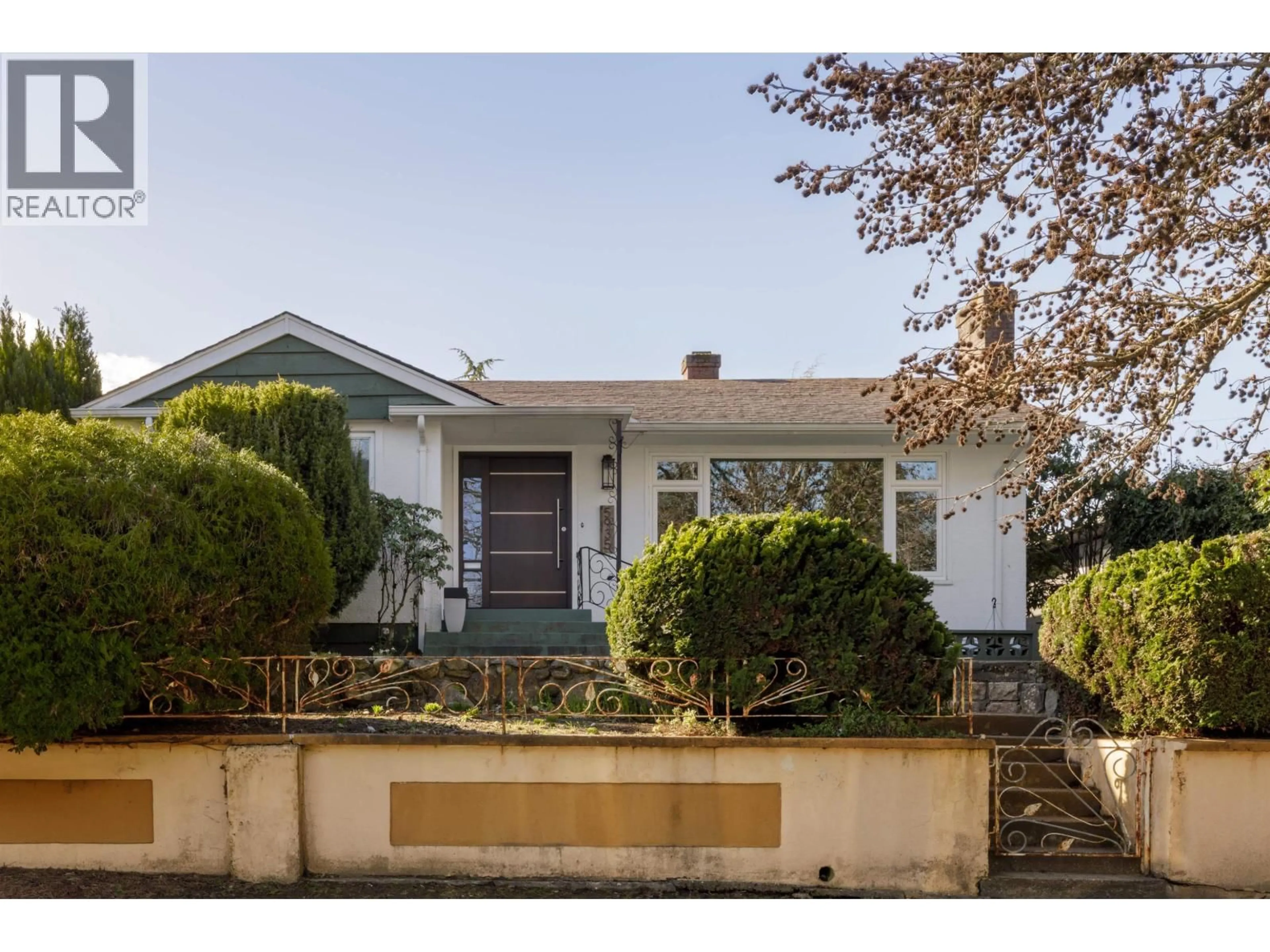 Home with vinyl exterior material, street for 5935 PRINCE ALBERT STREET, Vancouver British Columbia V5W3E2