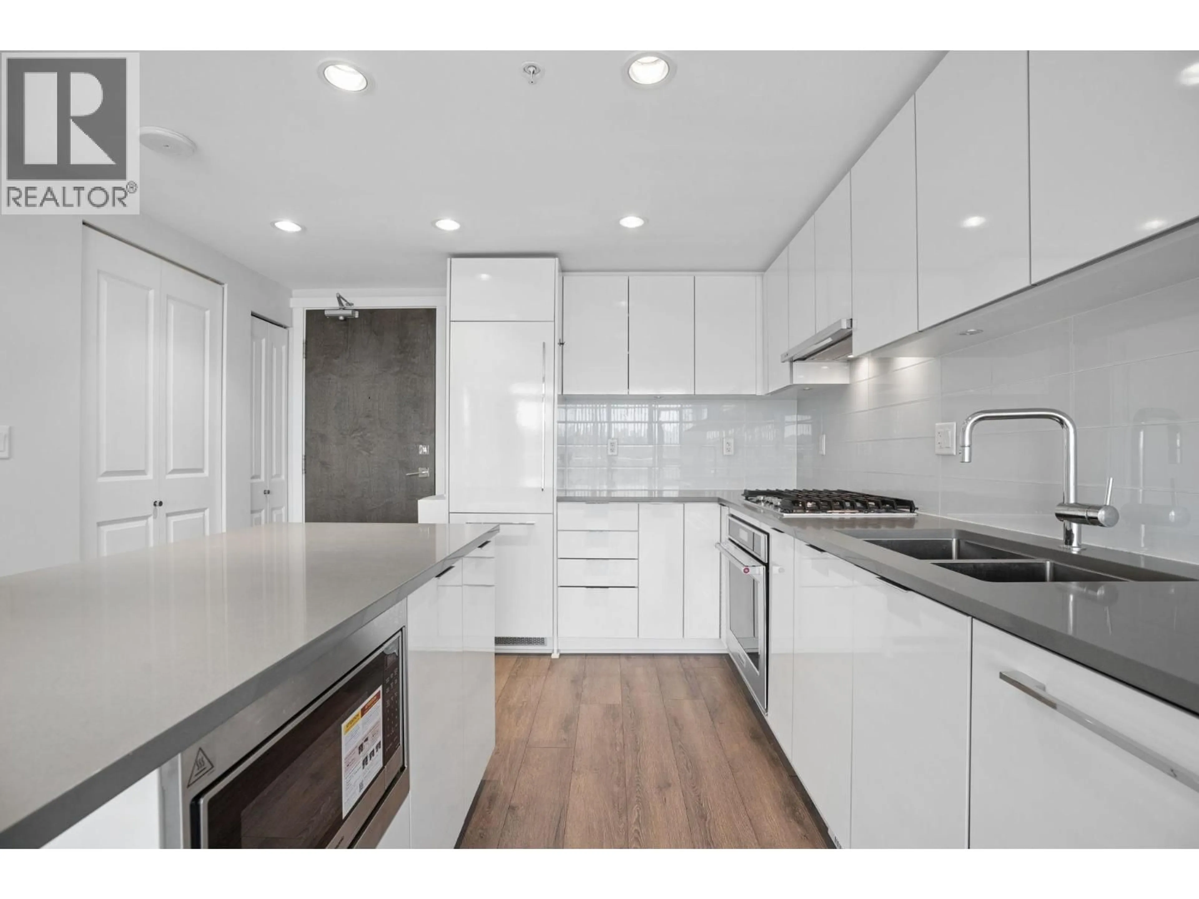 Open concept kitchen, unknown for 605 - 2388 MADISON AVENUE, Burnaby British Columbia V5C0K8