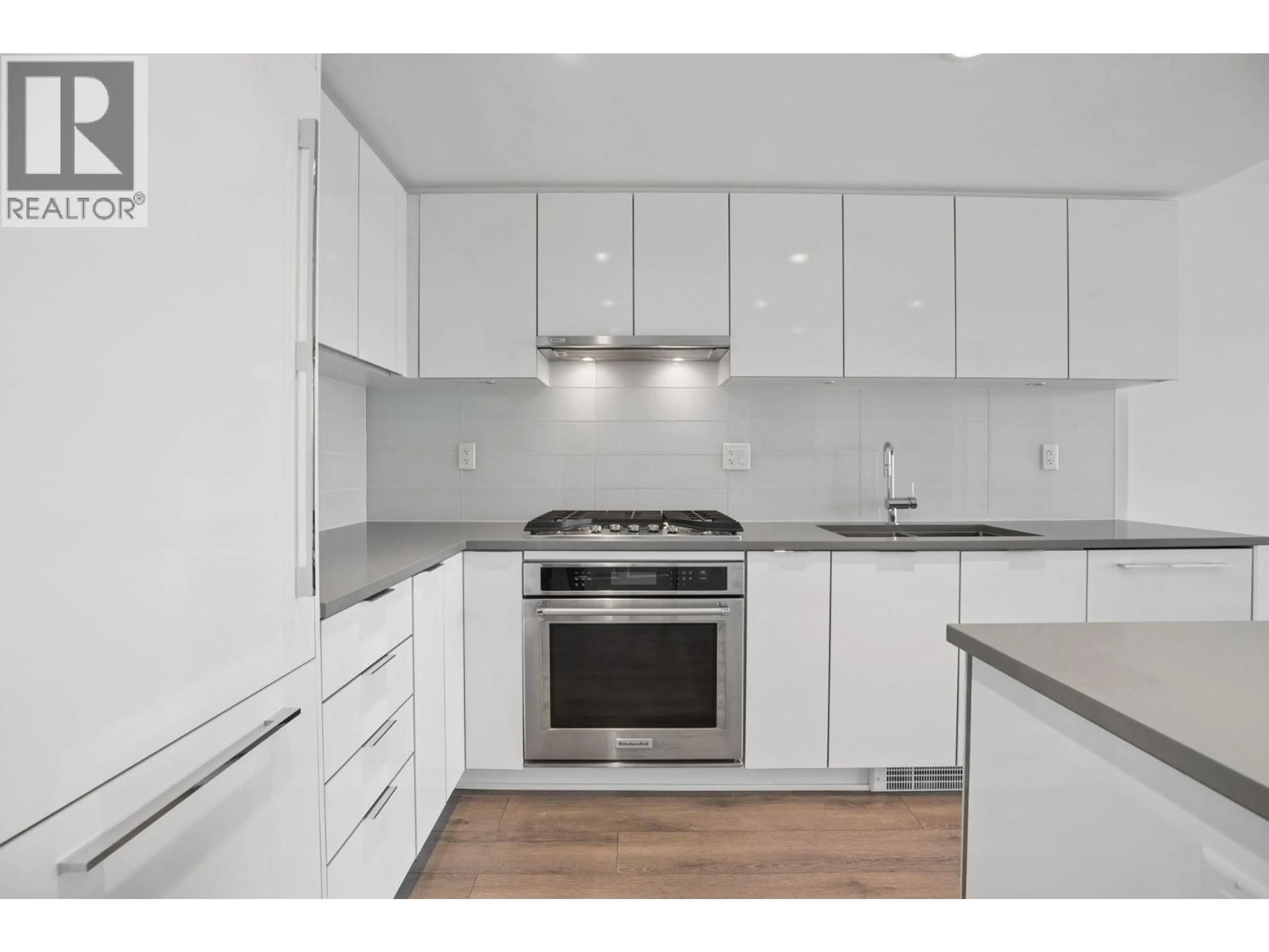 Standard kitchen, unknown for 605 - 2388 MADISON AVENUE, Burnaby British Columbia V5C0K8
