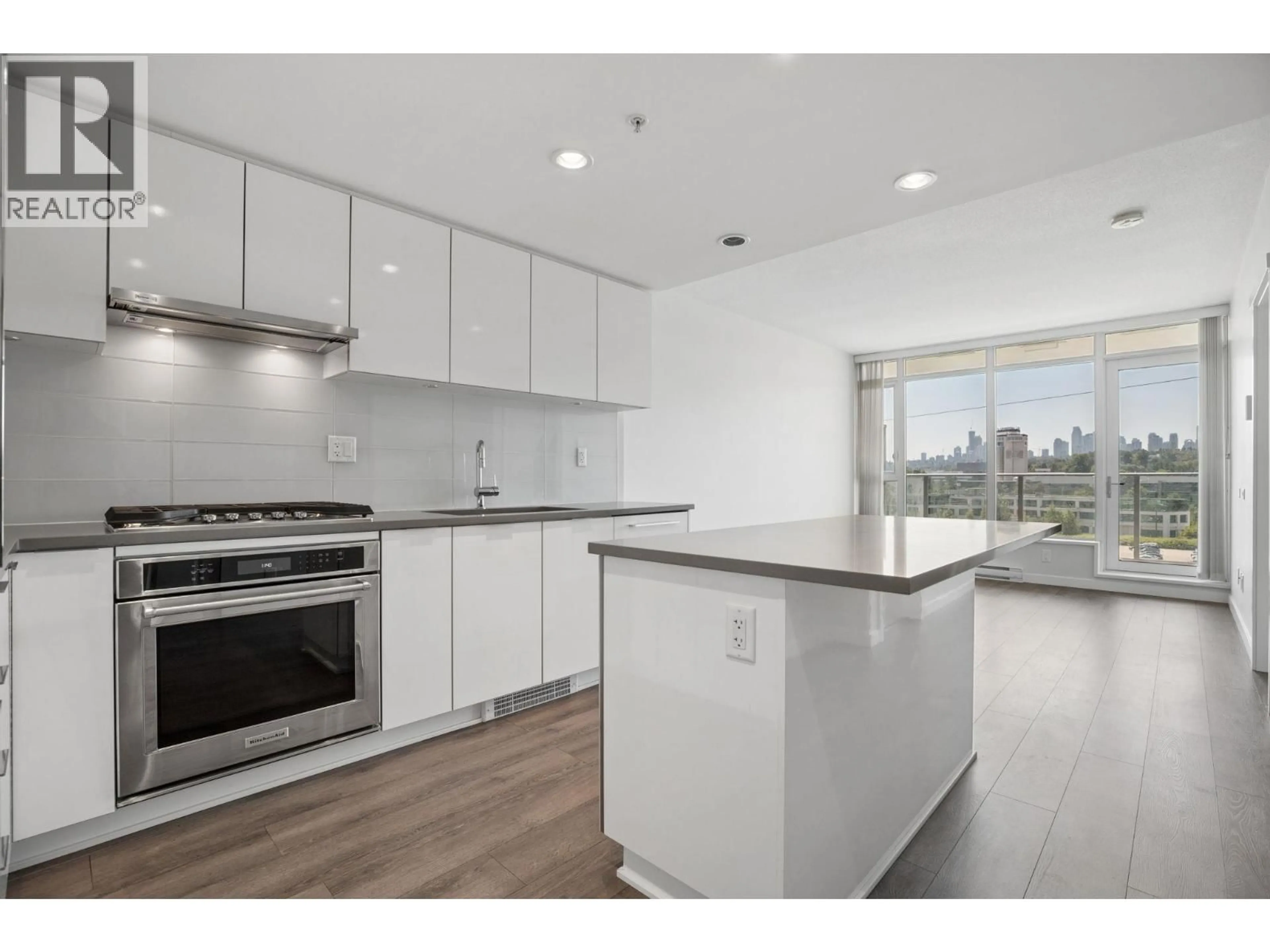 Open concept kitchen, unknown for 605 - 2388 MADISON AVENUE, Burnaby British Columbia V5C0K8
