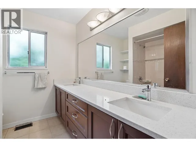1469 17TH AVENUE, Vancouver 5