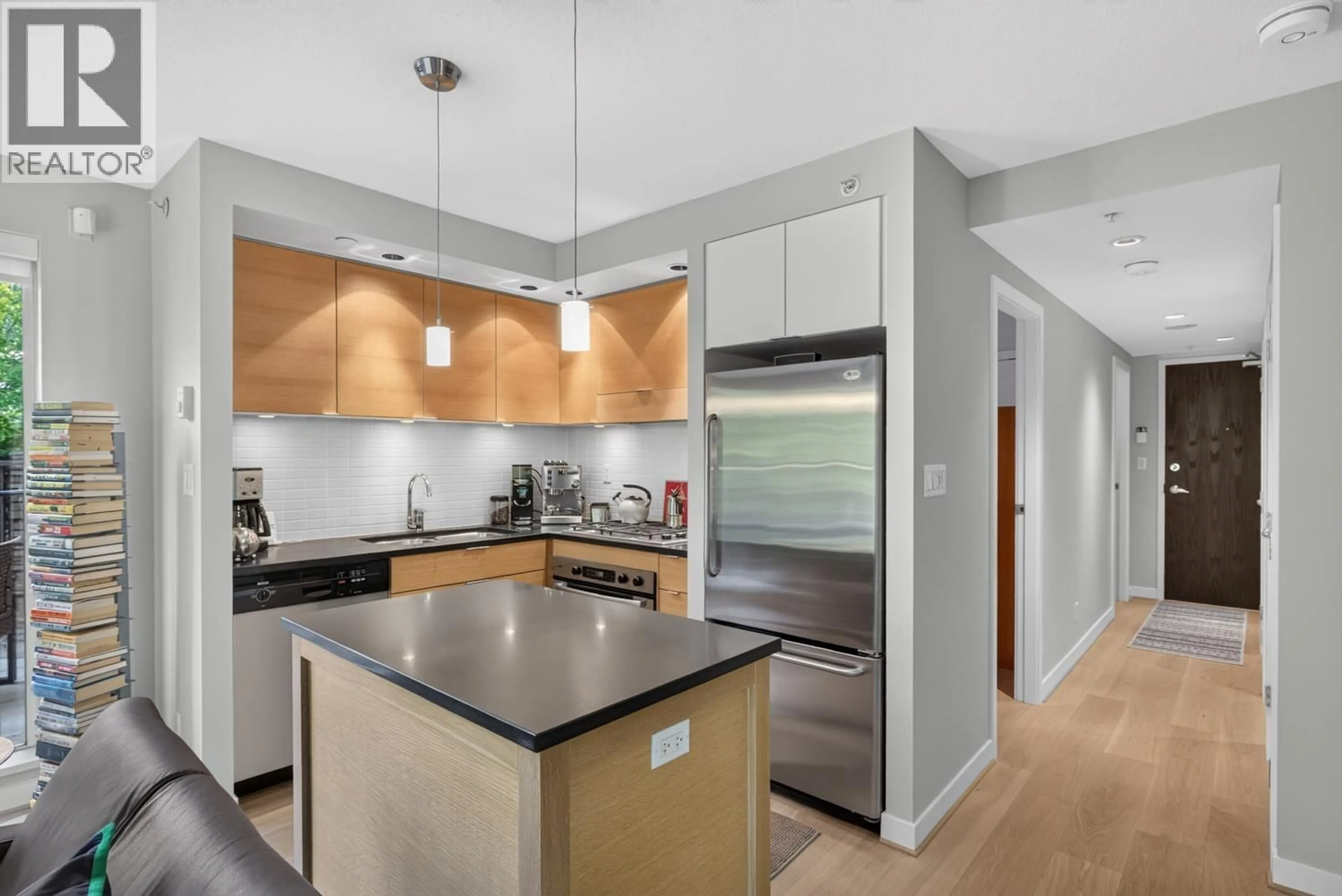 Contemporary kitchen, unknown for 406 - 1055 HOMER STREET, Vancouver British Columbia V6B1G3