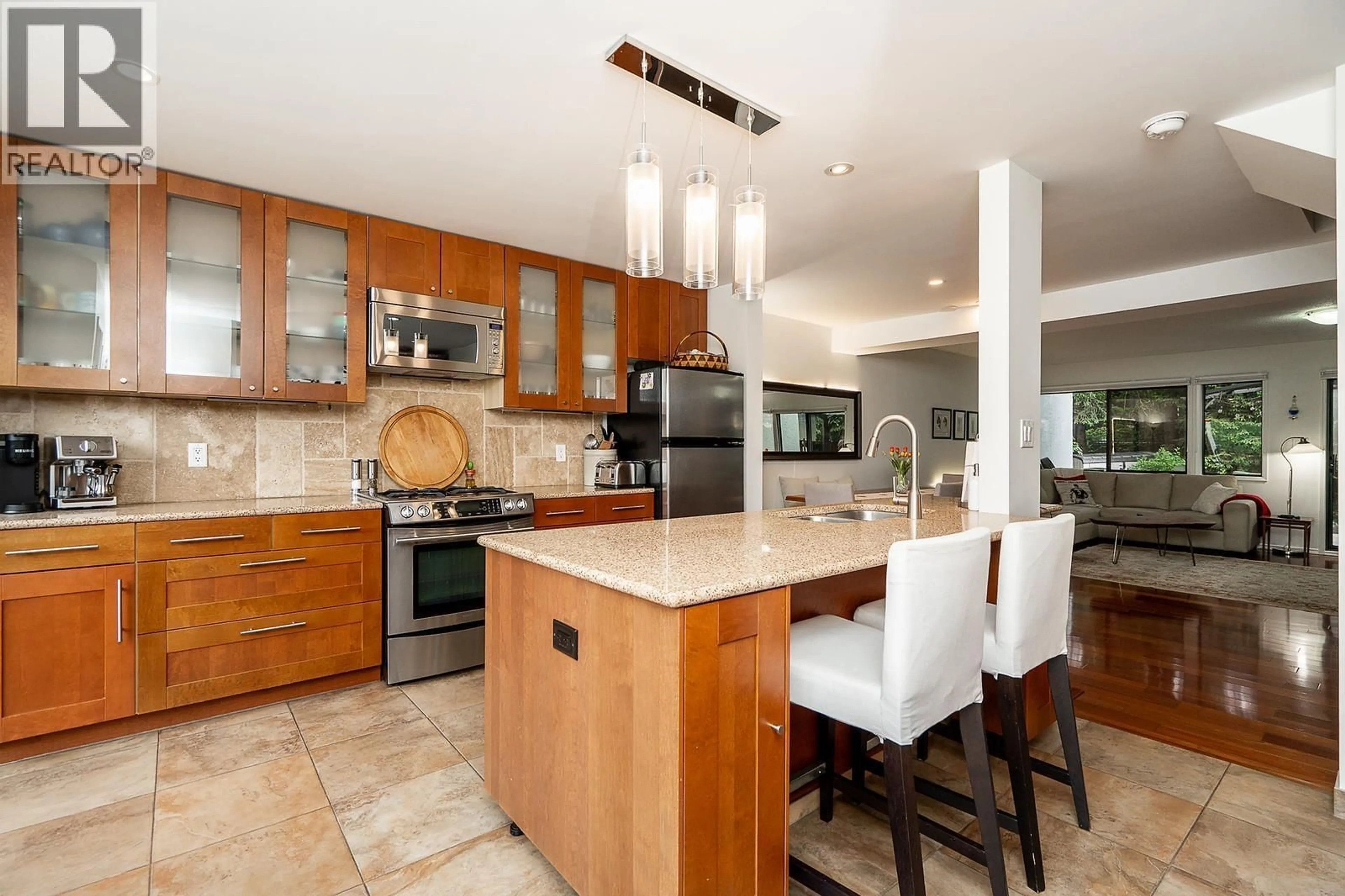 Open concept kitchen, ceramic/tile floor for 7393 MONTECITO DRIVE, Burnaby British Columbia V5A1R4