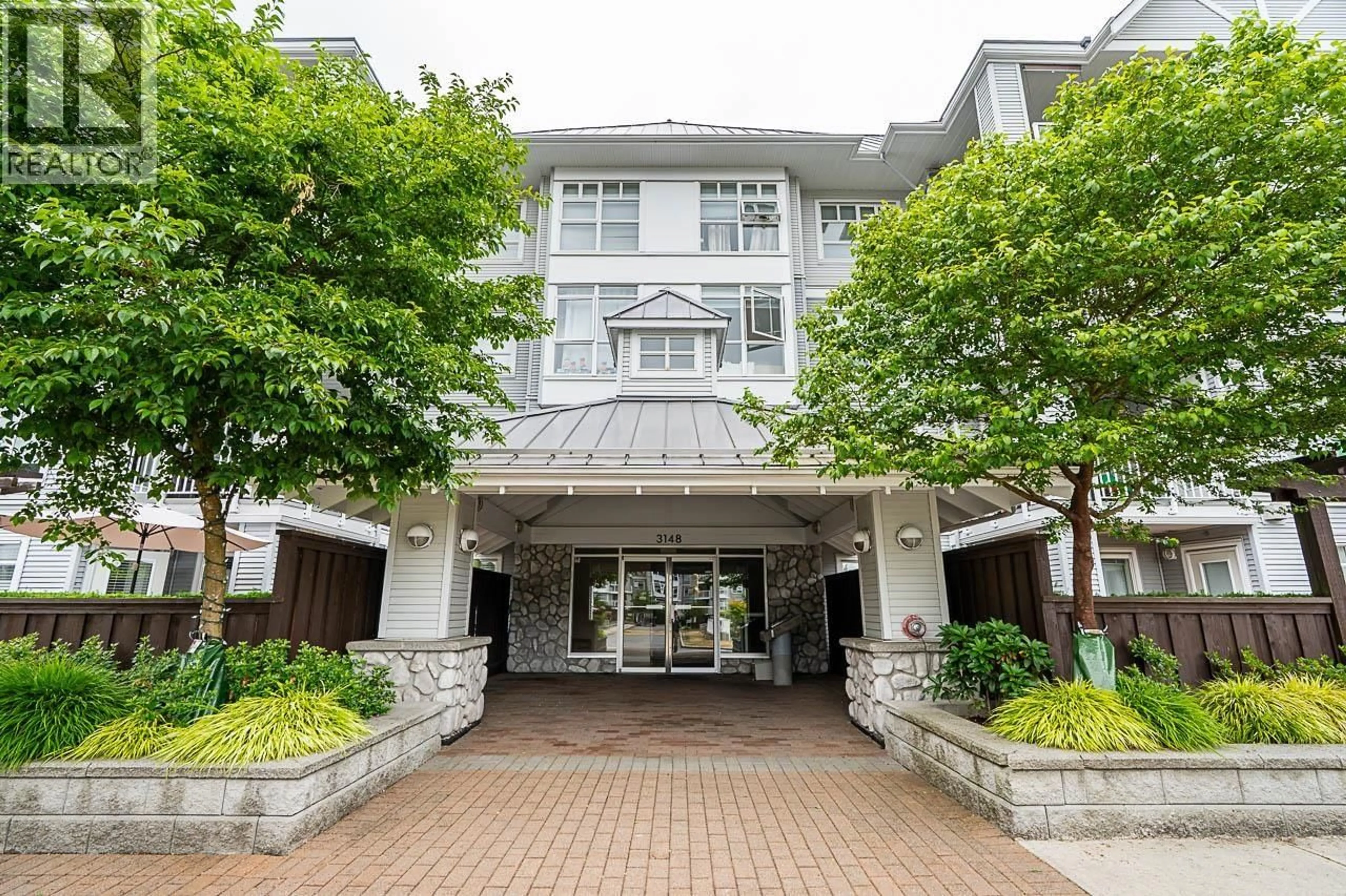 Indoor foyer for 108 - 3148 ST JOHNS STREET, Port Moody British Columbia V3H5E6