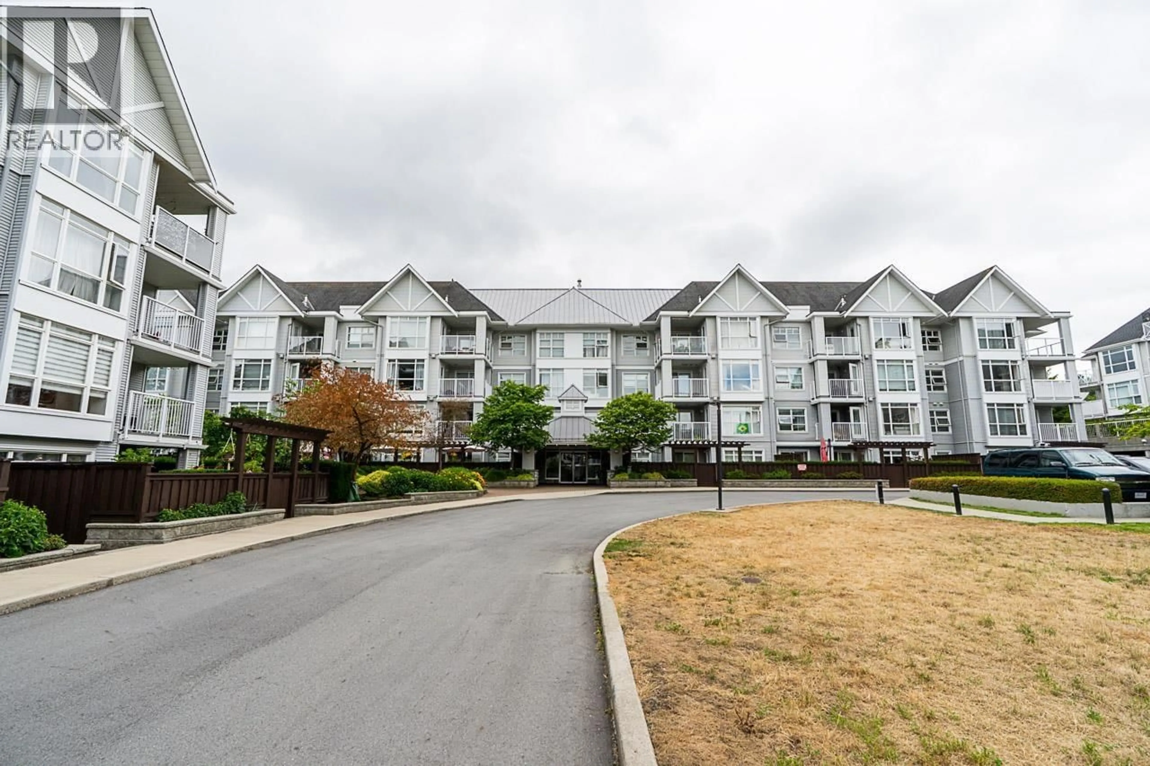 A pic from outside/outdoor area/front of a property/back of a property/a pic from drone, mountain view for 108 - 3148 ST JOHNS STREET, Port Moody British Columbia V3H5E6