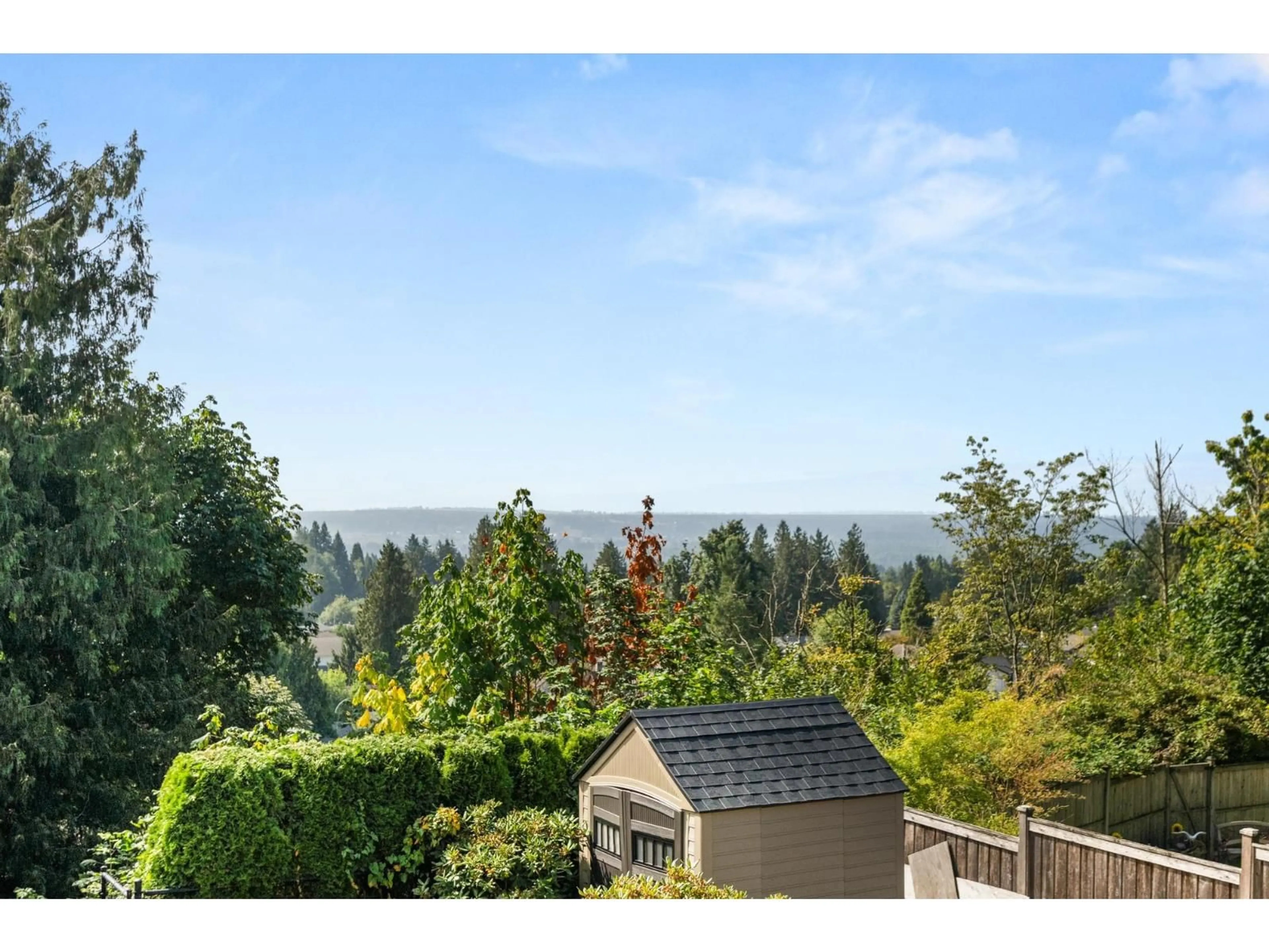 A pic from outside/outdoor area/front of a property/back of a property/a pic from drone, water/lake/river/ocean view for 33530 CHERRY AVENUE, Mission British Columbia V2V2V4
