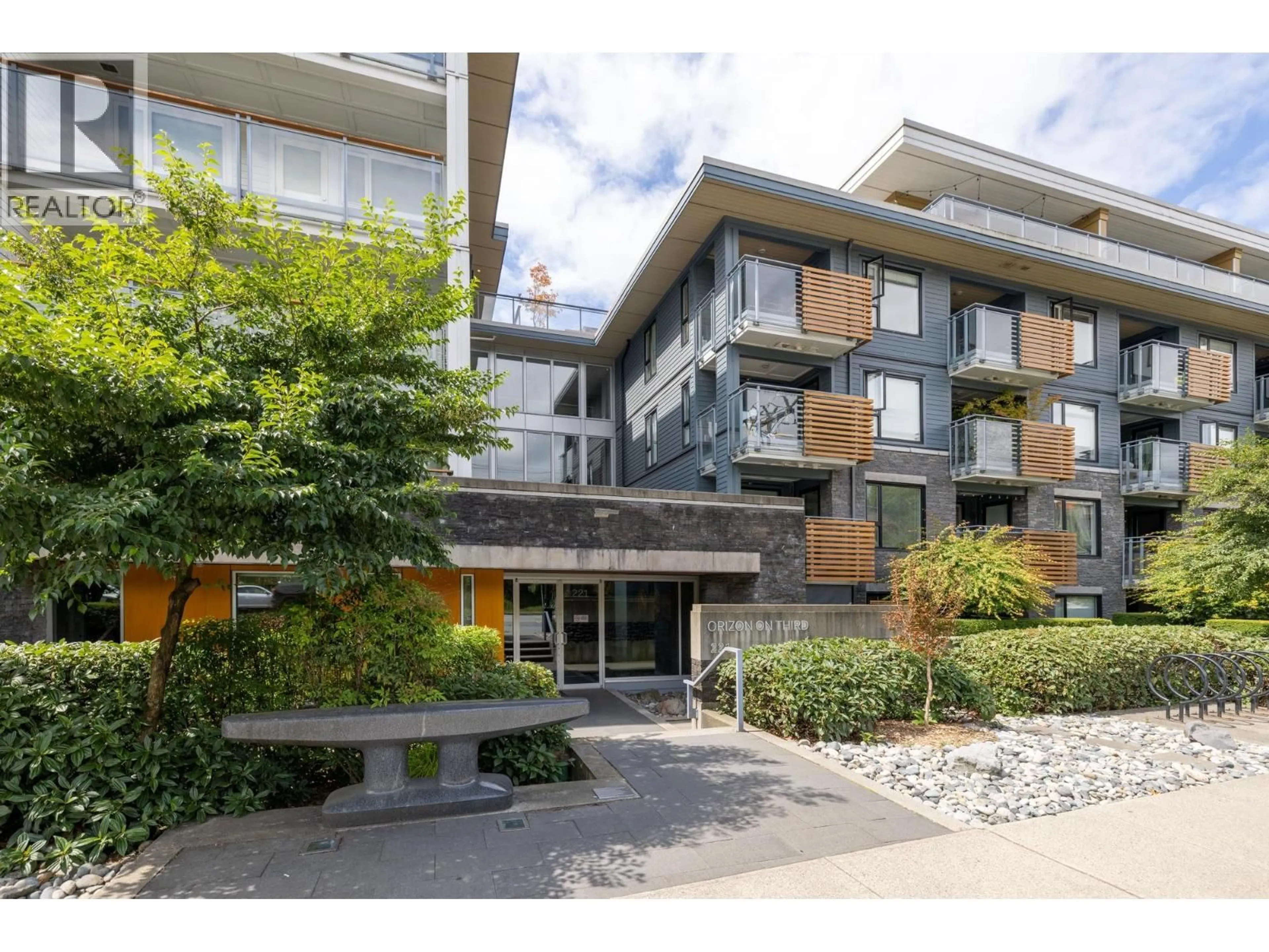 Patio, unknown for 316 - 221 3RD STREET, North Vancouver British Columbia V7L0C1