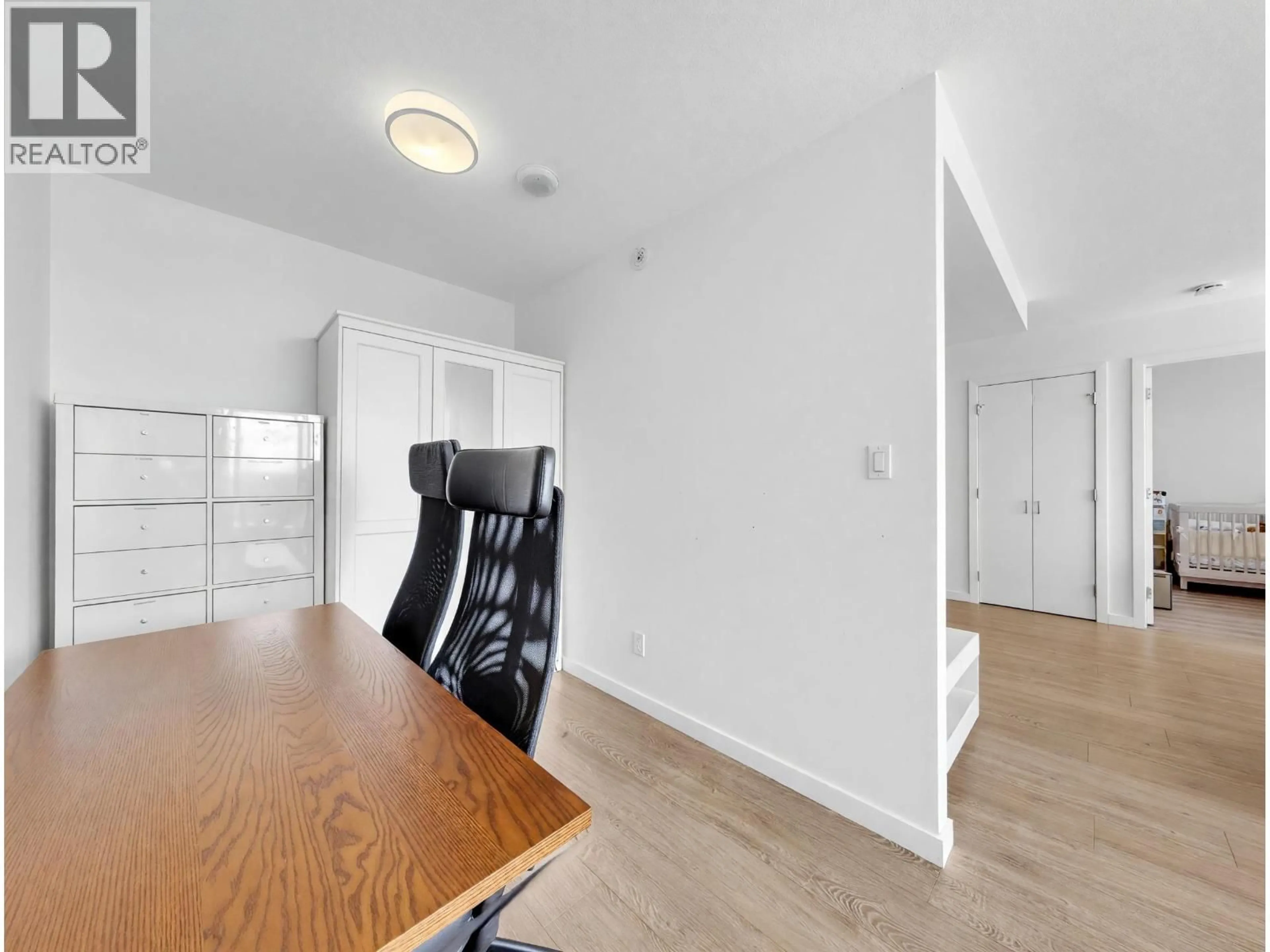 A pic of a room for 1802 - 2232 DOUGLAS ROAD, Burnaby British Columbia V5C0G9