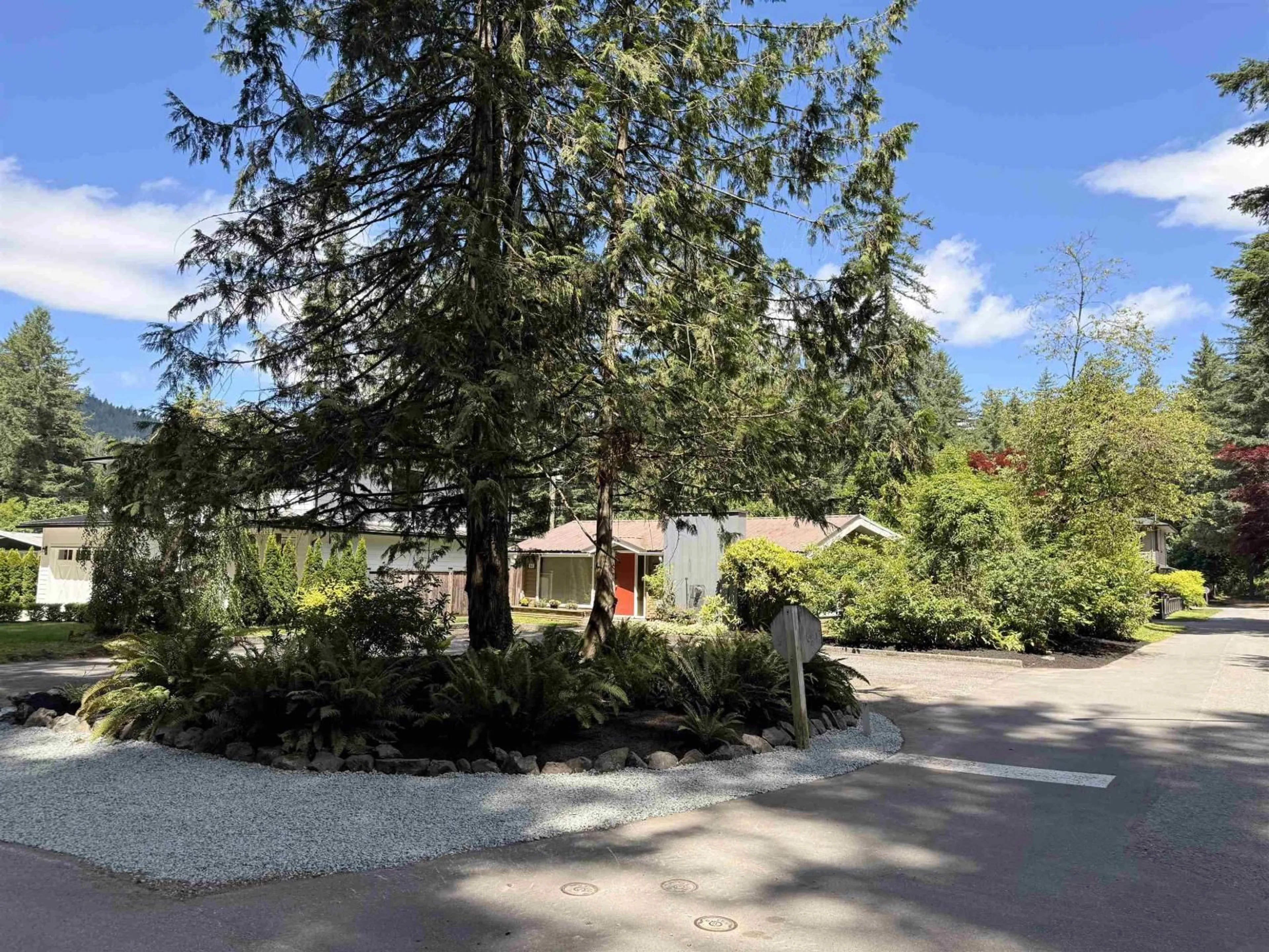 A pic from outside/outdoor area/front of a property/back of a property/a pic from drone, forest/trees view for 542 PARK DRIVE, Cultus Lake British Columbia V2R4Z8