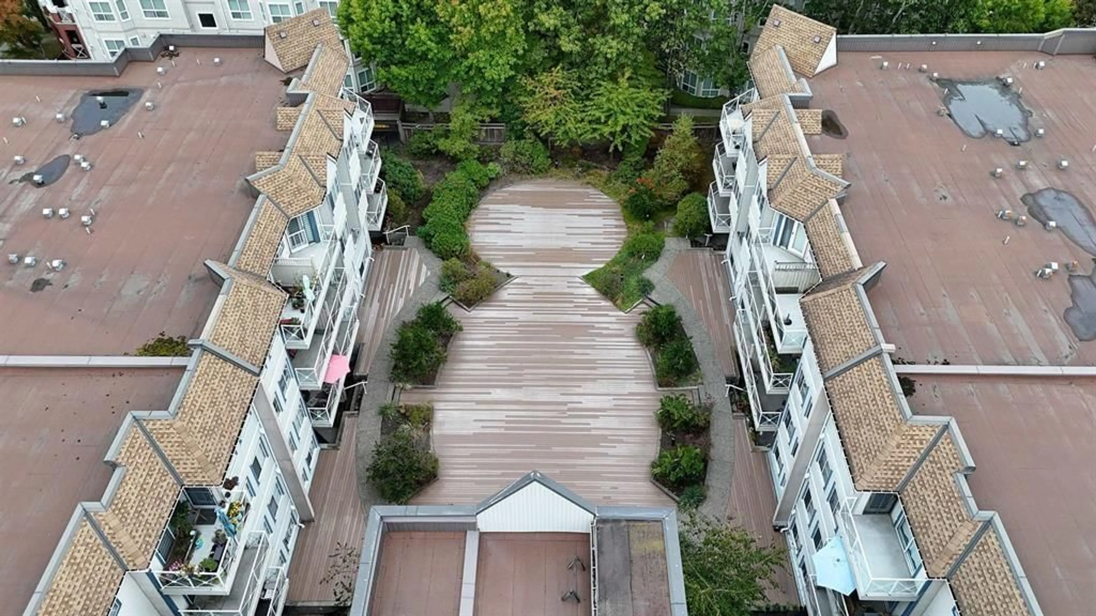 A pic from outside/outdoor area/front of a property/back of a property/a pic from drone, city buildings view from balcony for 121 - 12101 80 AVENUE, Surrey British Columbia V3W5V6