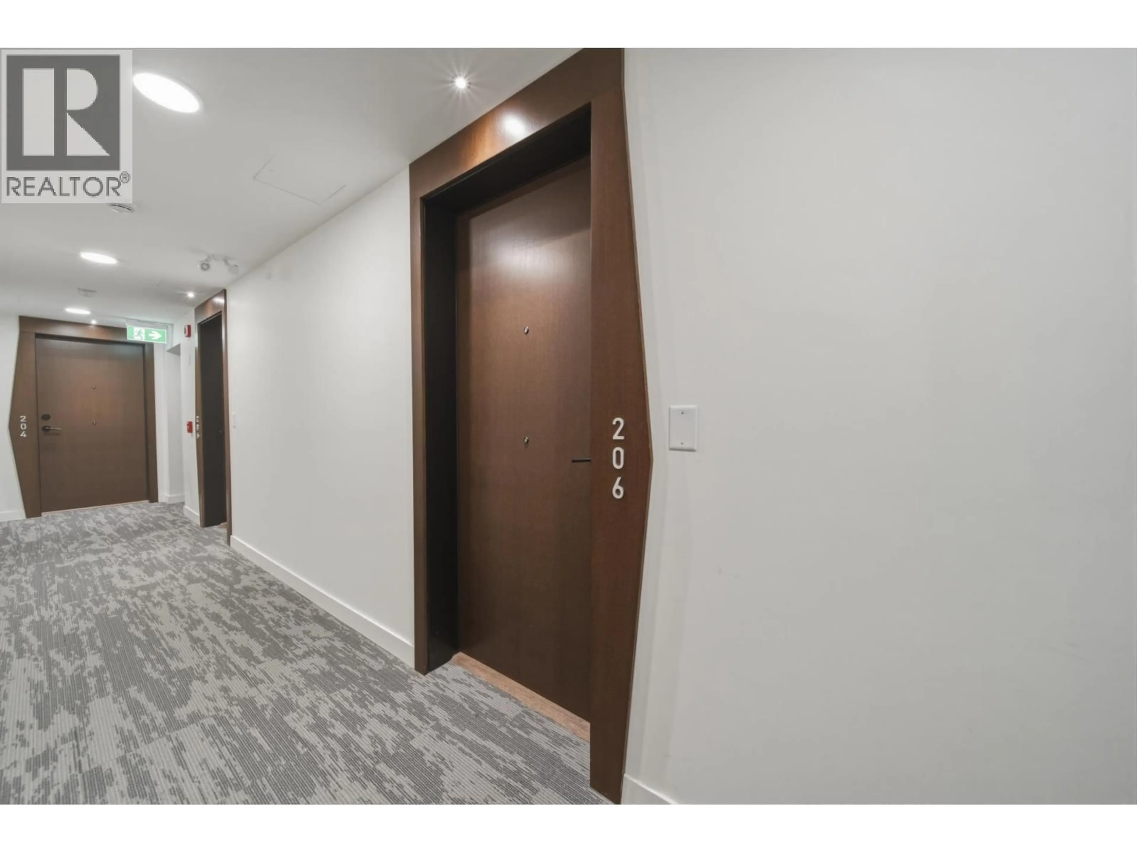 Indoor foyer for 206 - 5058 CAMBIE STREET, Vancouver British Columbia V5Z2Z5