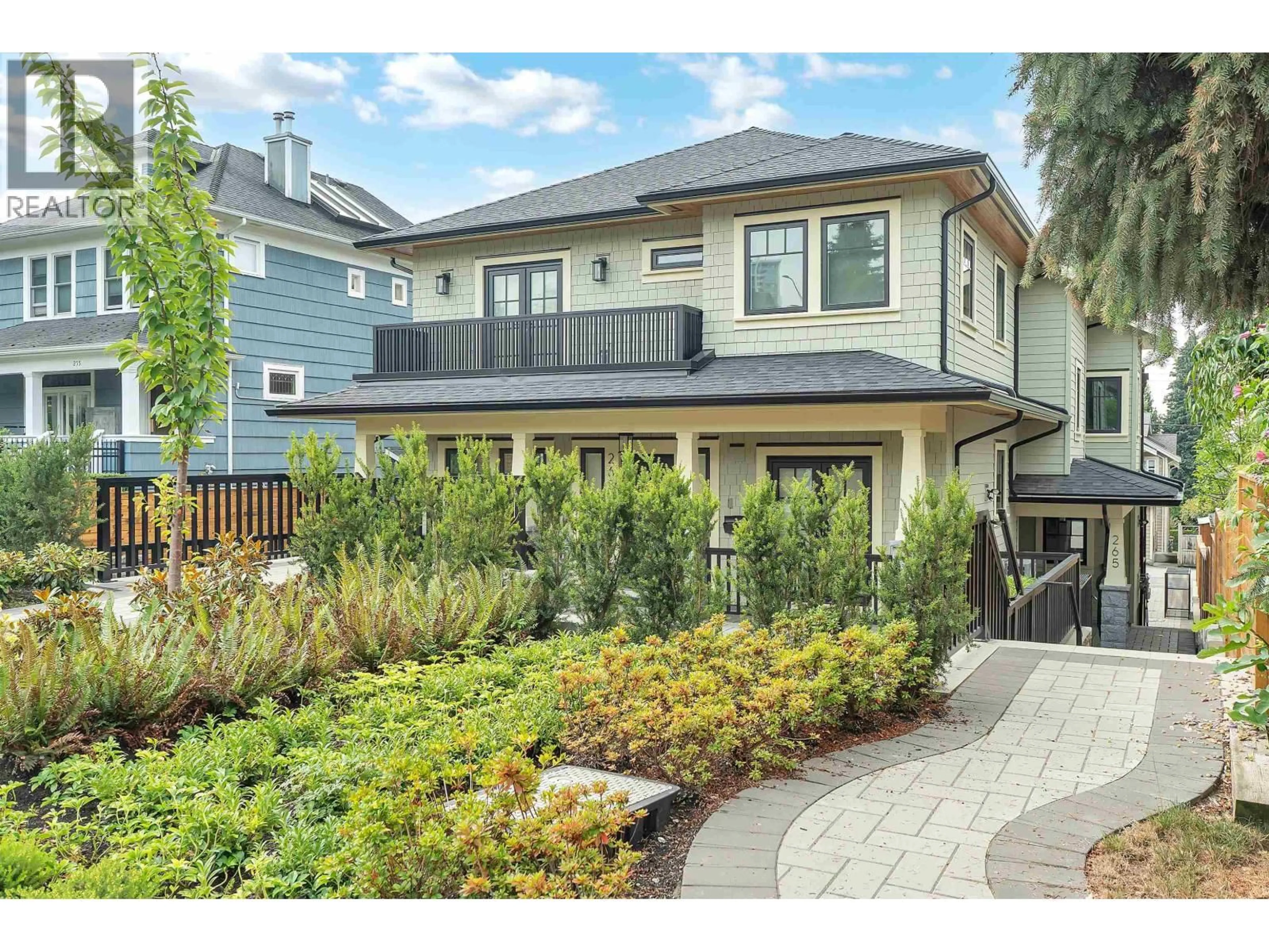 Unknown for 265 6TH STREET, North Vancouver British Columbia V7M1K7