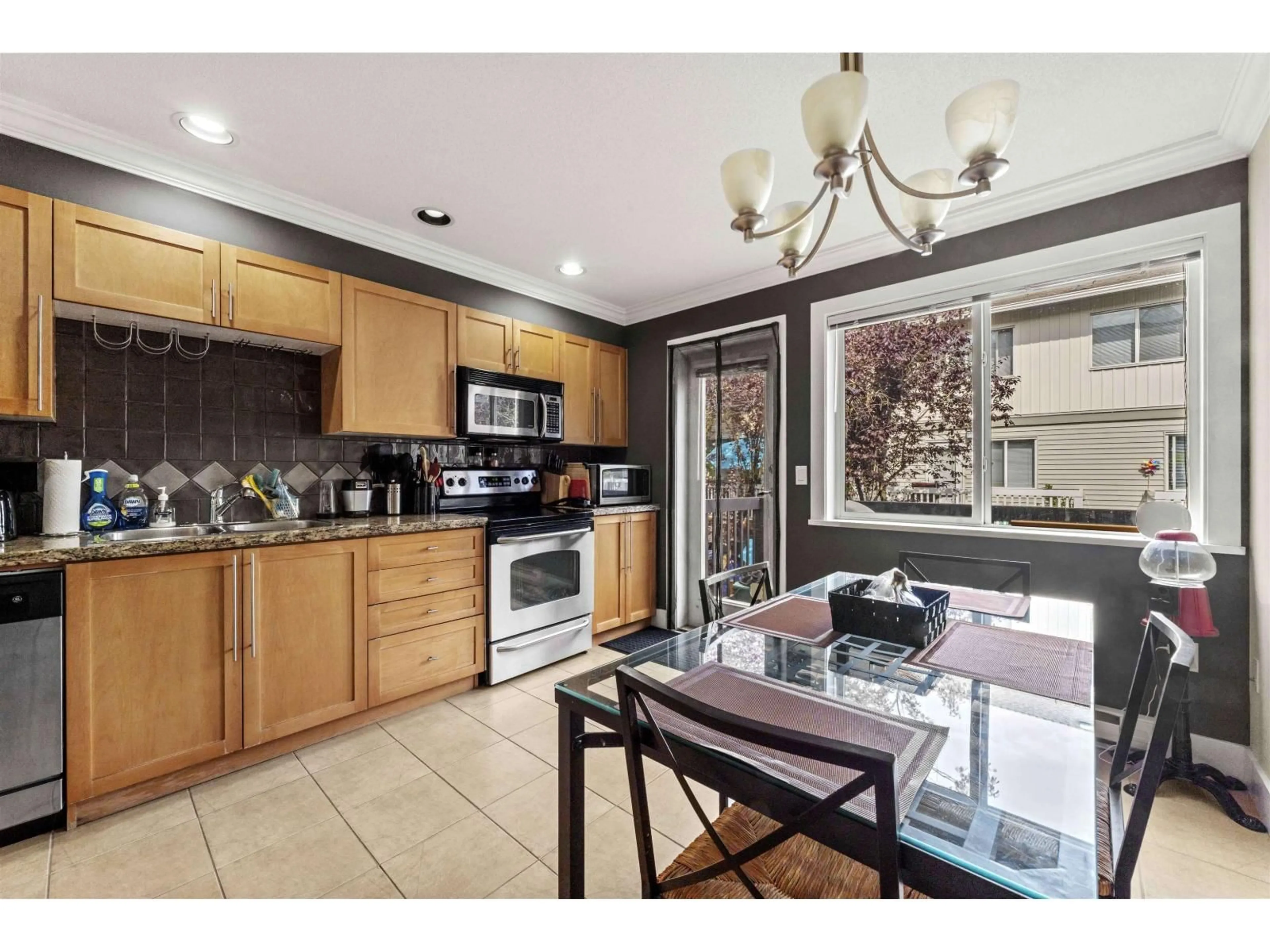 Open concept kitchen, ceramic/tile floor for 63 - 16233 83 AVENUE, Surrey British Columbia V4N0Z3