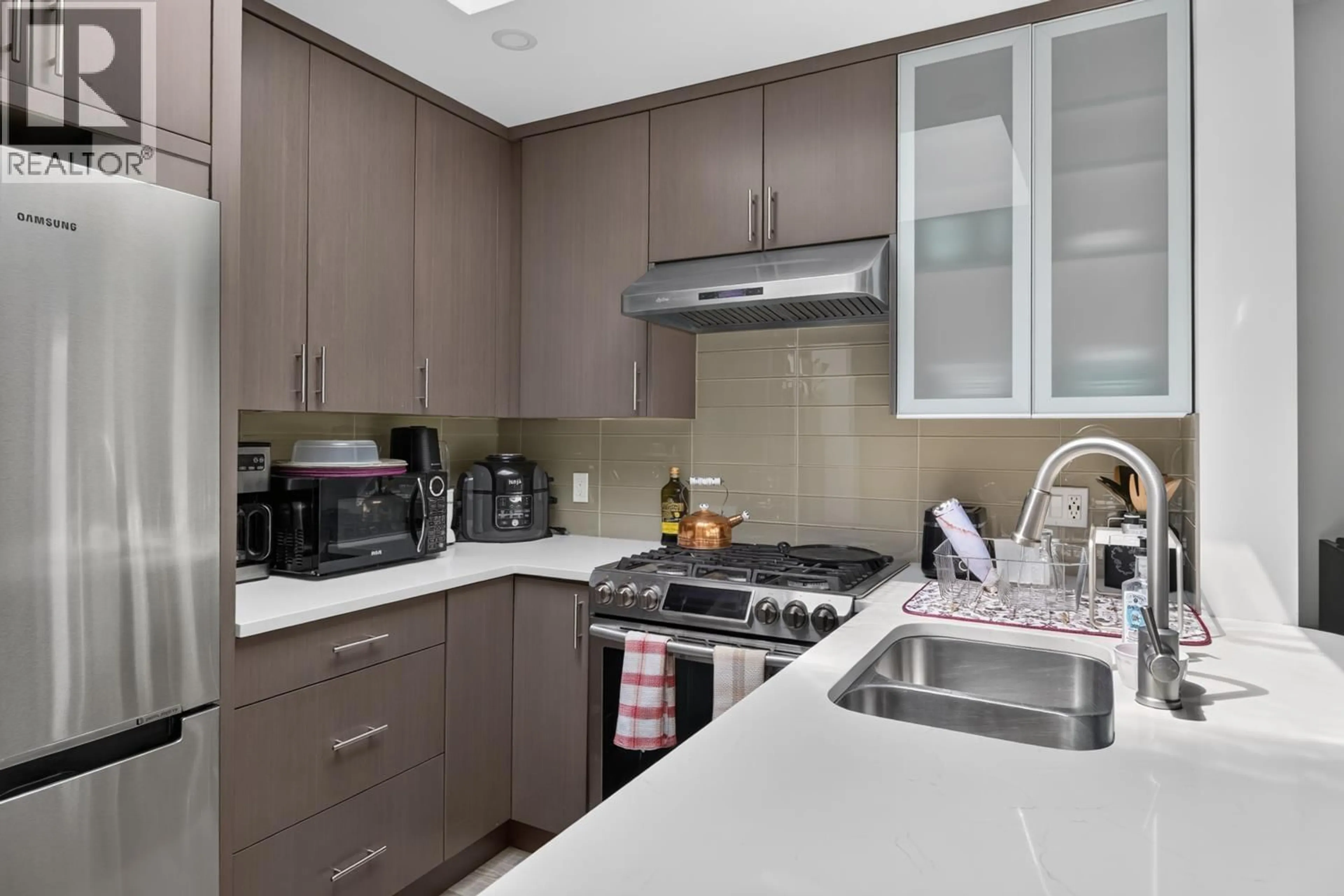 Unknown for 401 - 688 16TH AVENUE, Vancouver British Columbia V5T2V4