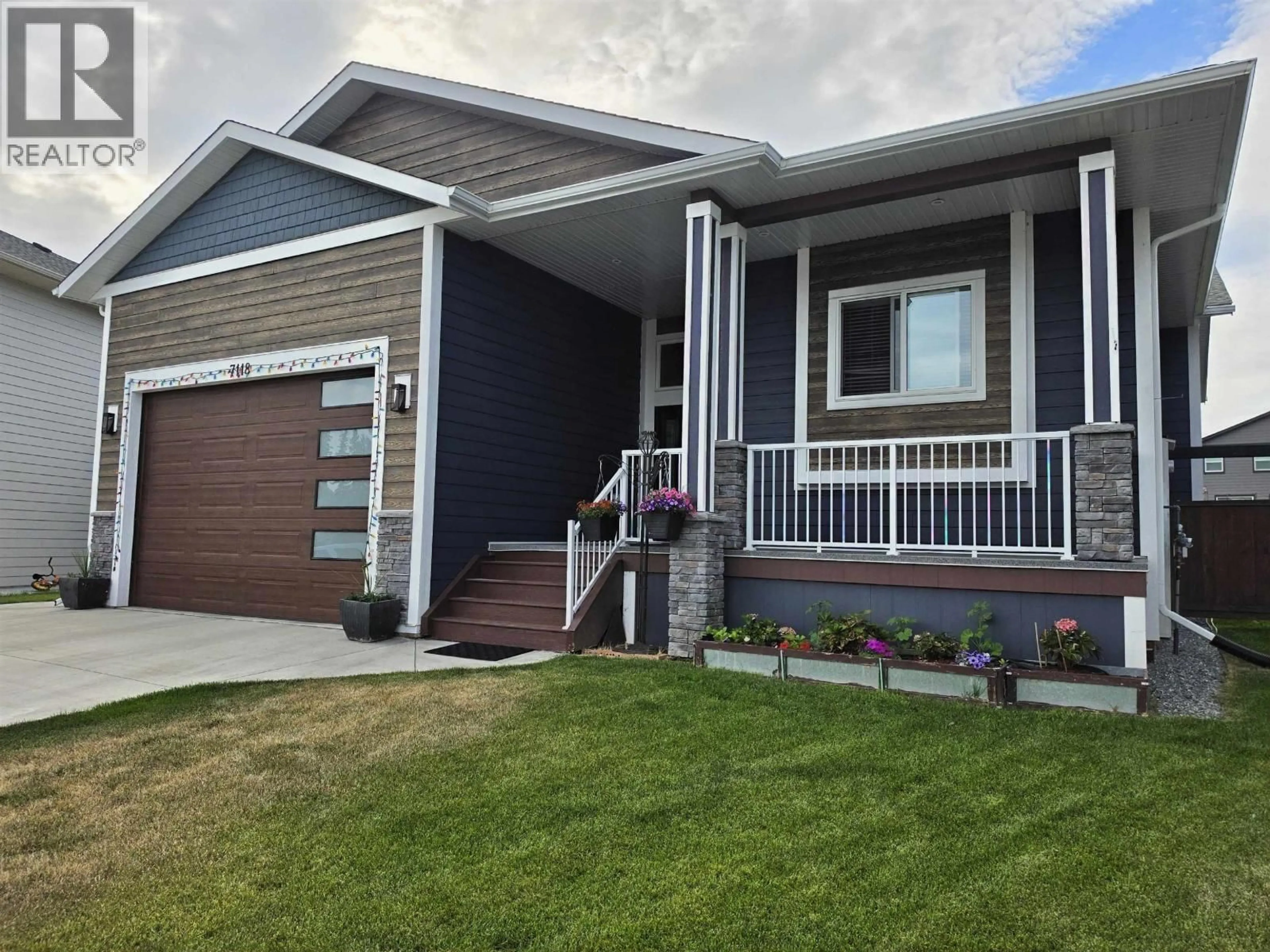 Home with vinyl exterior material, street for 7118 FOXRIDGE COURT, Prince George British Columbia V2N0H2