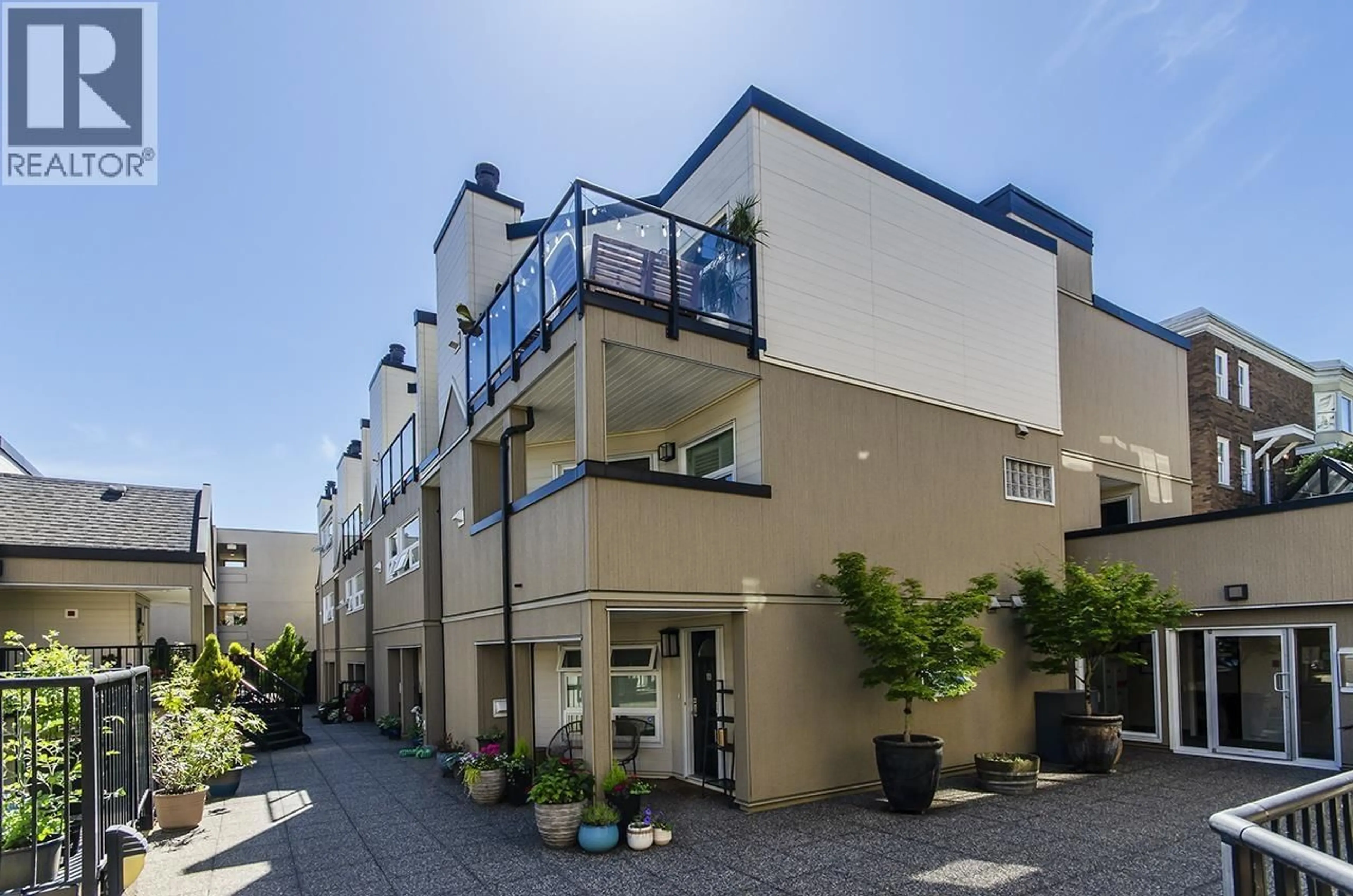Patio, street for 30 - 1350 6TH AVENUE, Vancouver British Columbia V6H1A7