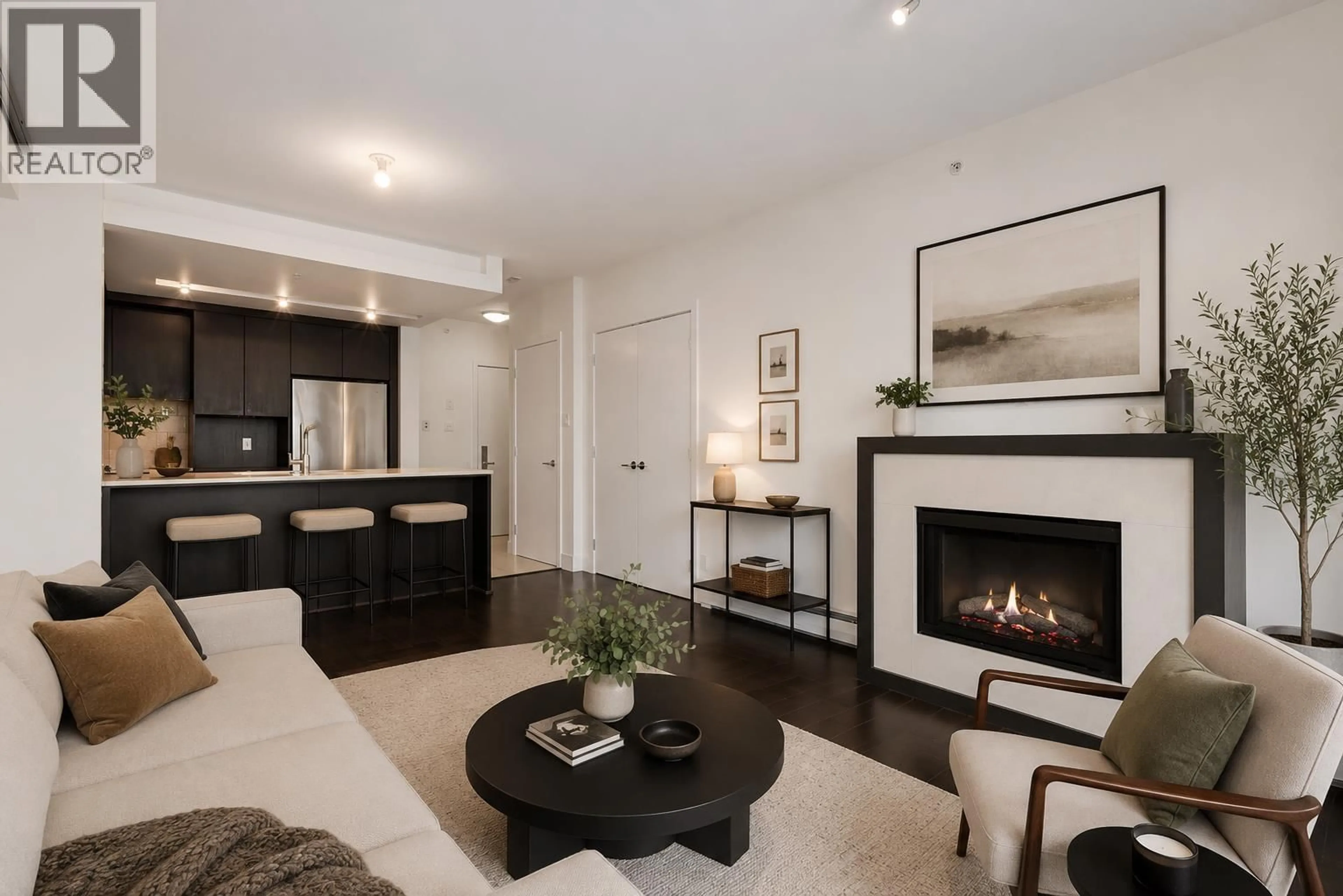 Living room with furniture, unknown for 1208 - 1320 CHESTERFIELD AVENUE, North Vancouver British Columbia V7M0A6
